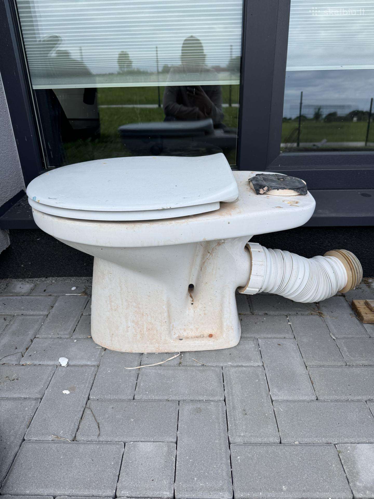 Dovanojam tualetą statyboms