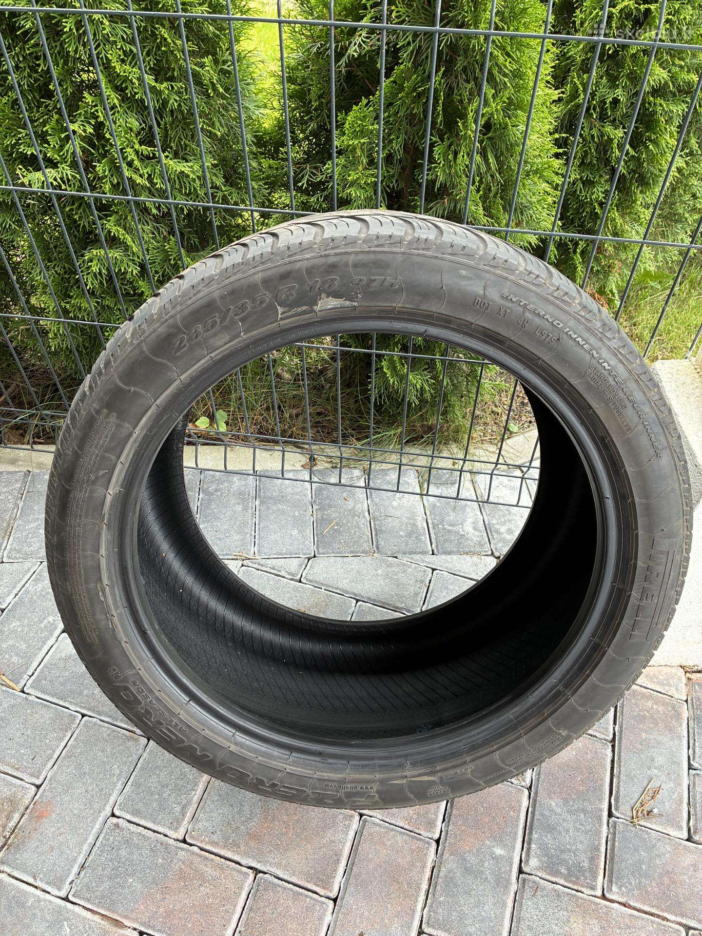 Pirelli 2 vnt. 255/40 R18 ir 2 vnt 285/35 R18.
