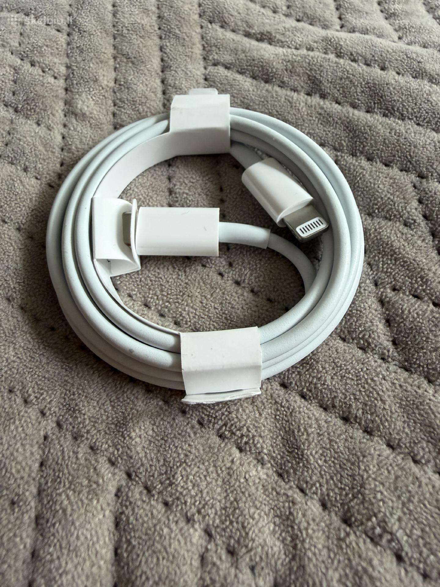 iPhone originalus pakrovimo laidas nuo iPhone 13