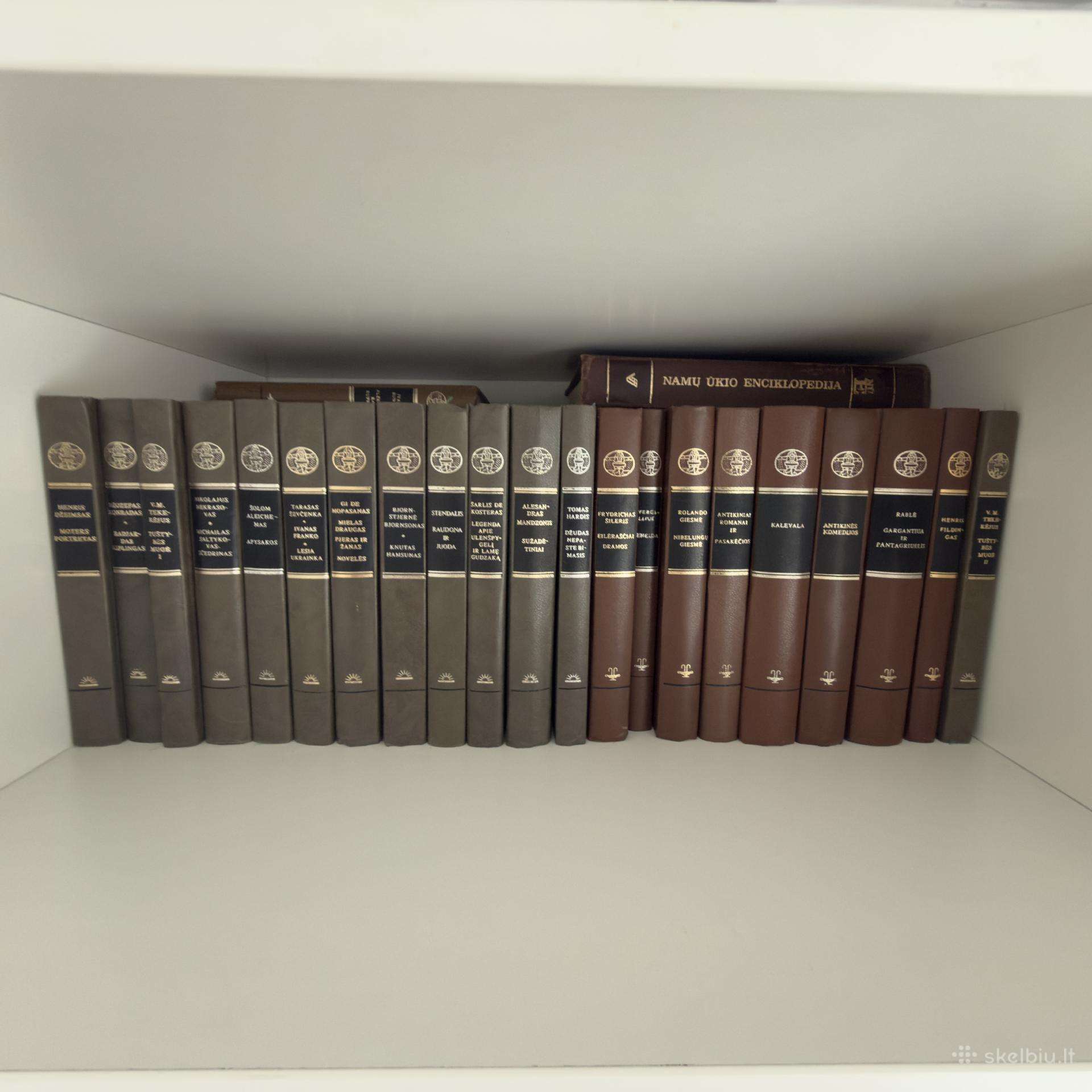 Parduodu Pasaulinės literatūros biblioteka “