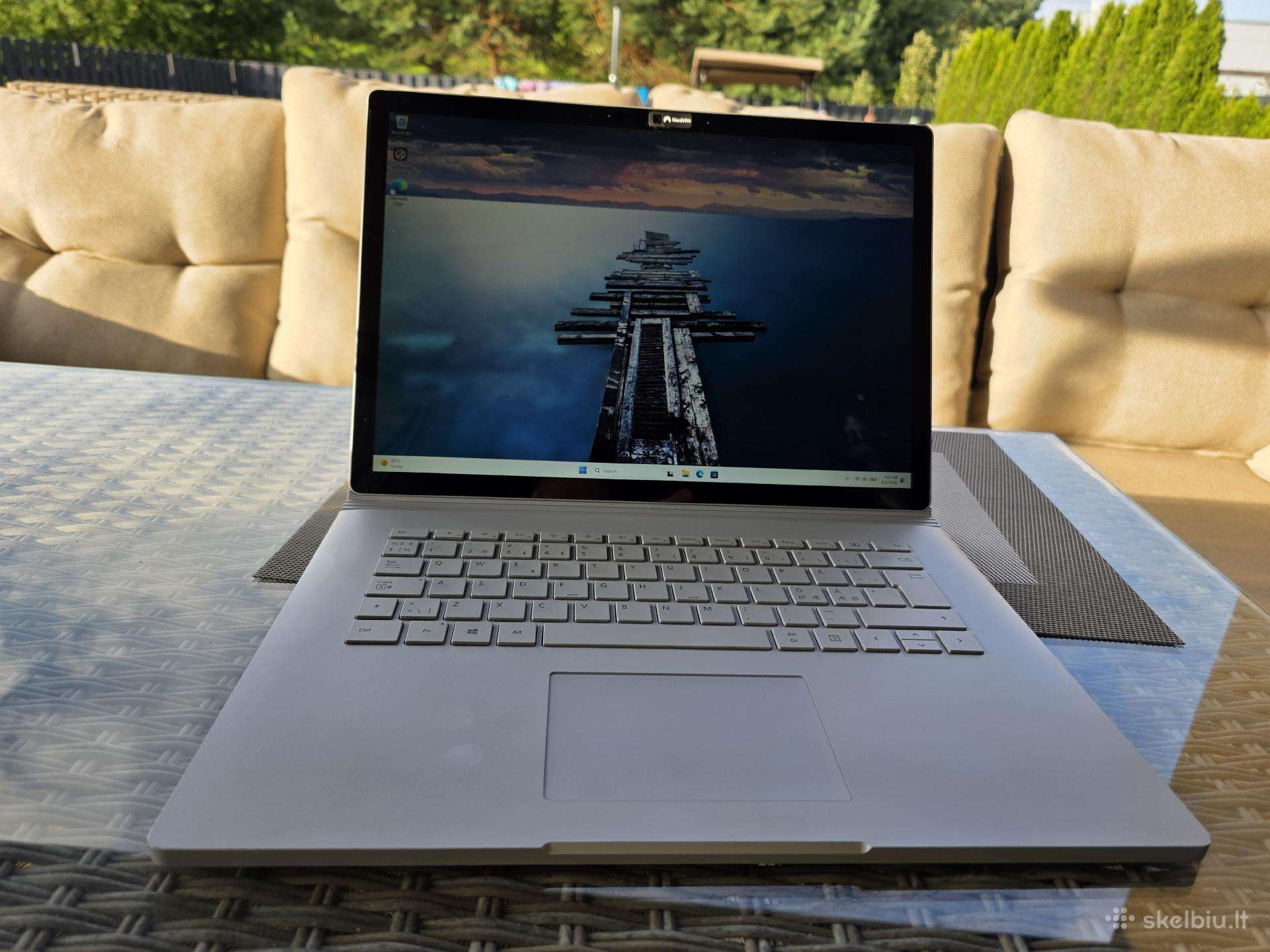 Windows Surface book 2