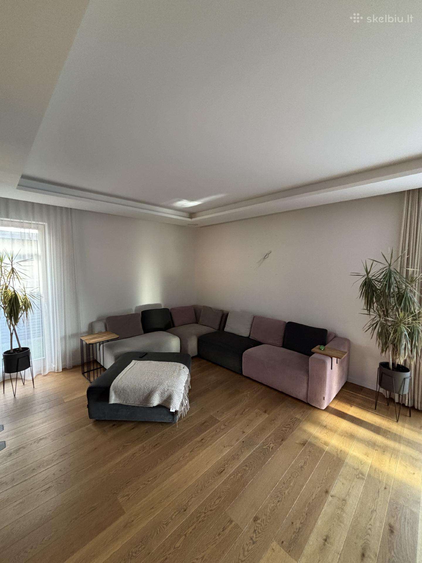 Svetainės sofa-kampas