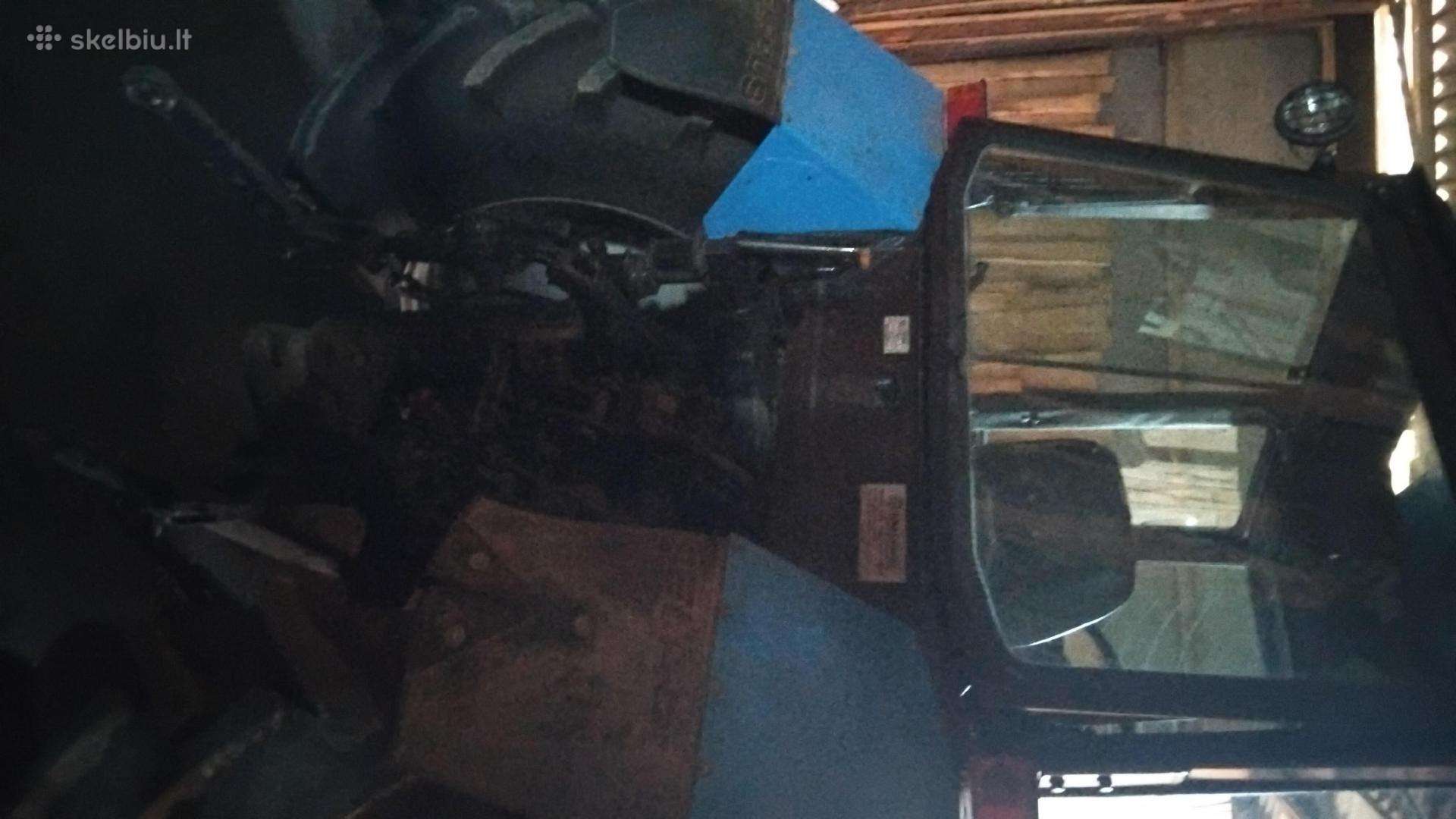 Traktorius Mtz121