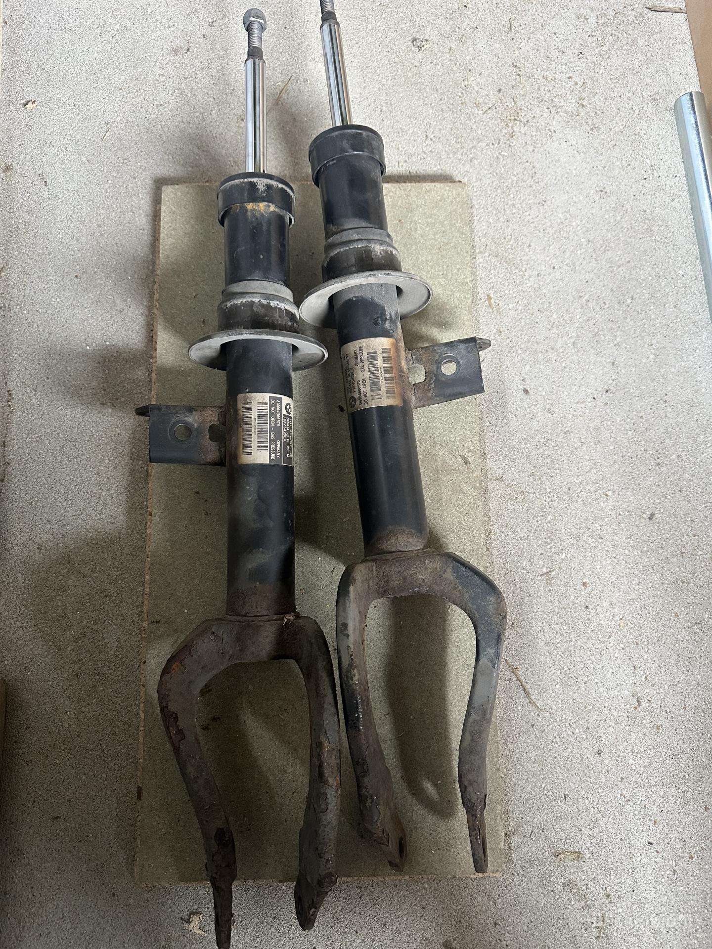 Parduodu amortizatorius Bmw f10 530d.,xdrive