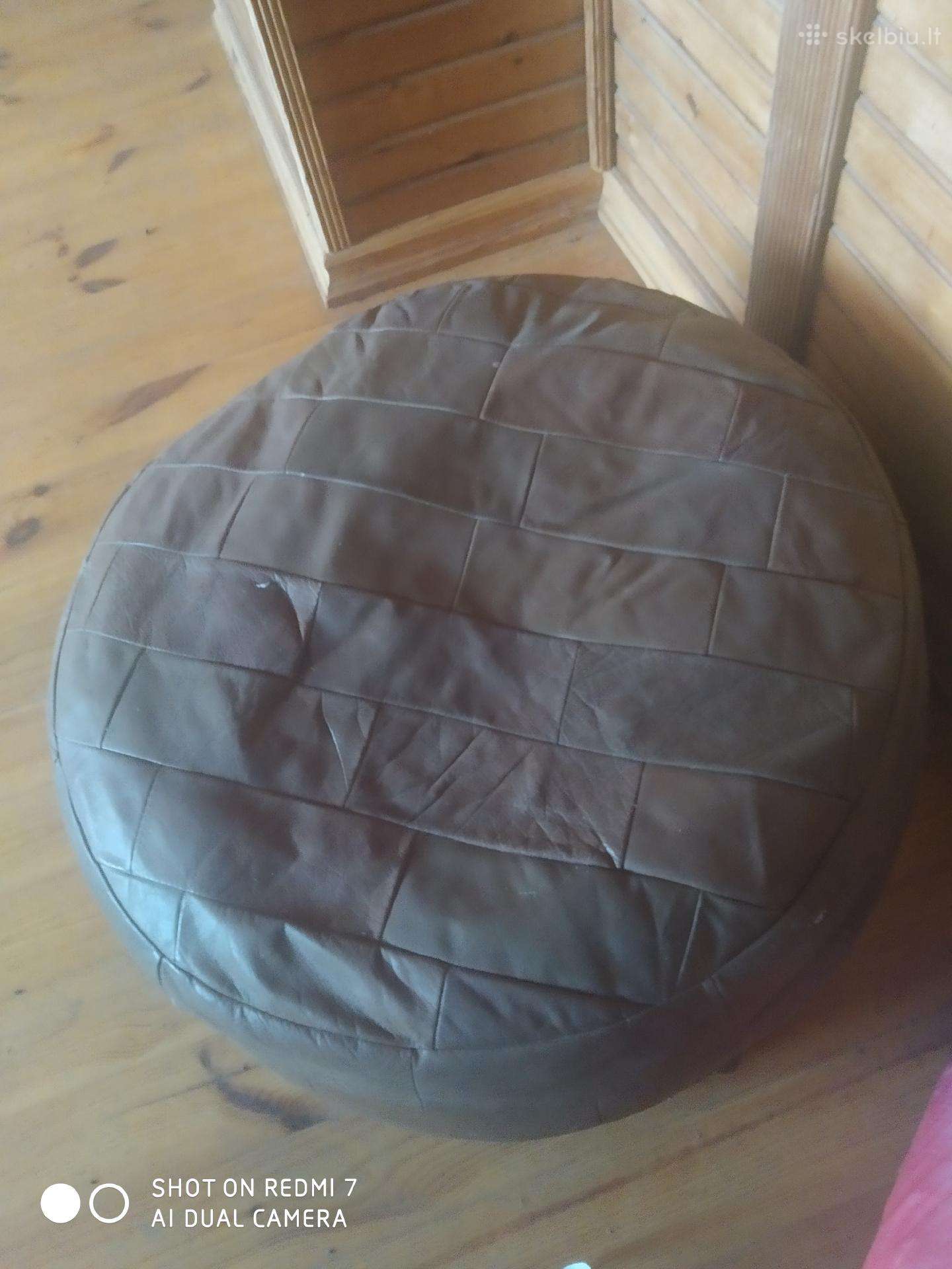 Parduodu pufika aptrauktas natūralią oda