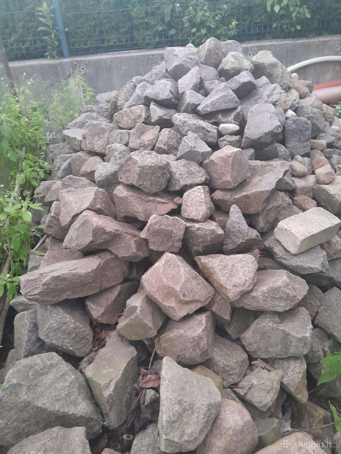 Parduodu Skaldytus Akmenis