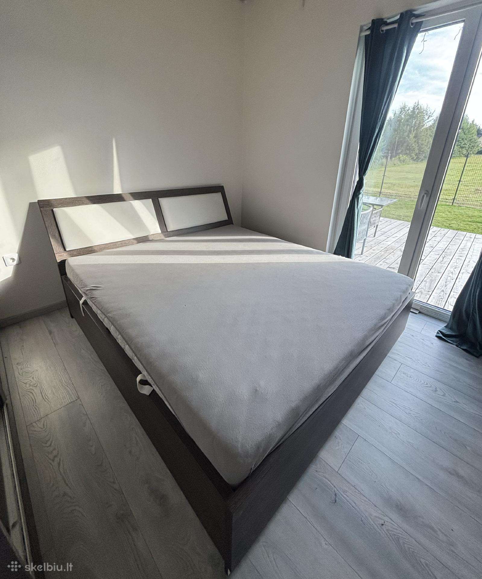 Dvigulė lova su čiužiniu 180*200