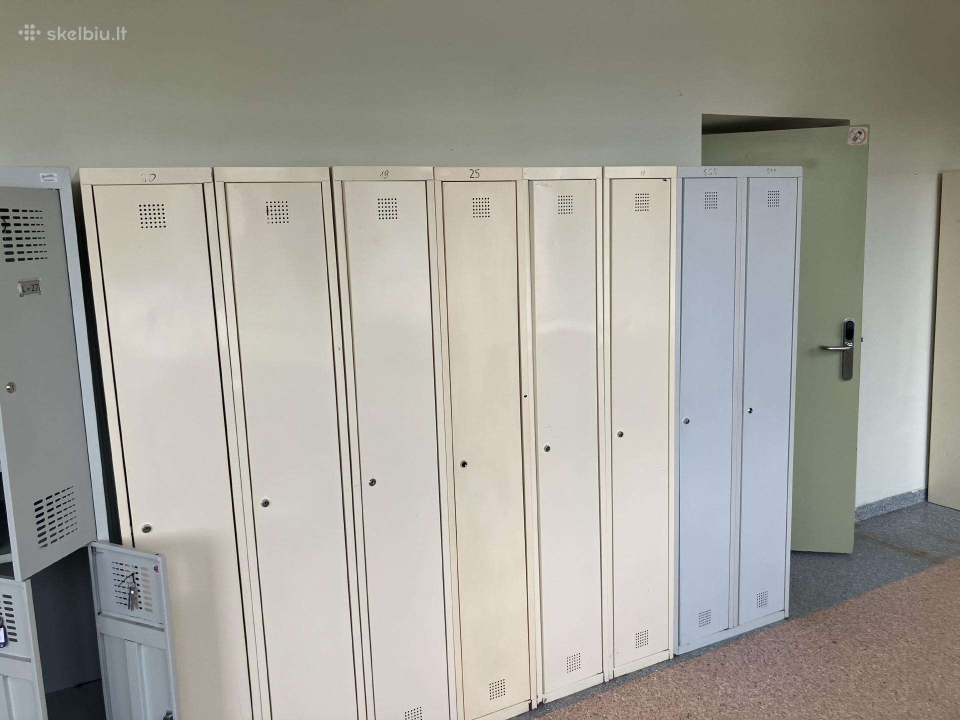 Metalinės spintelės 30x50x180 persirengimo sp.