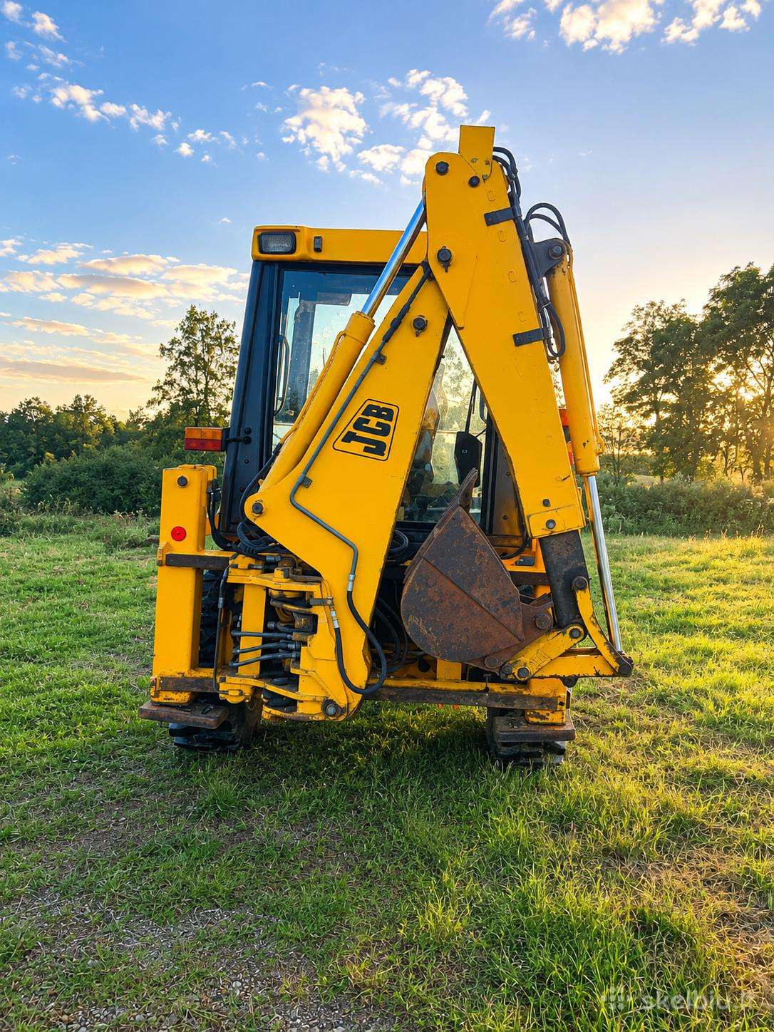 JCB, statybos ir kelių tiesimo technika