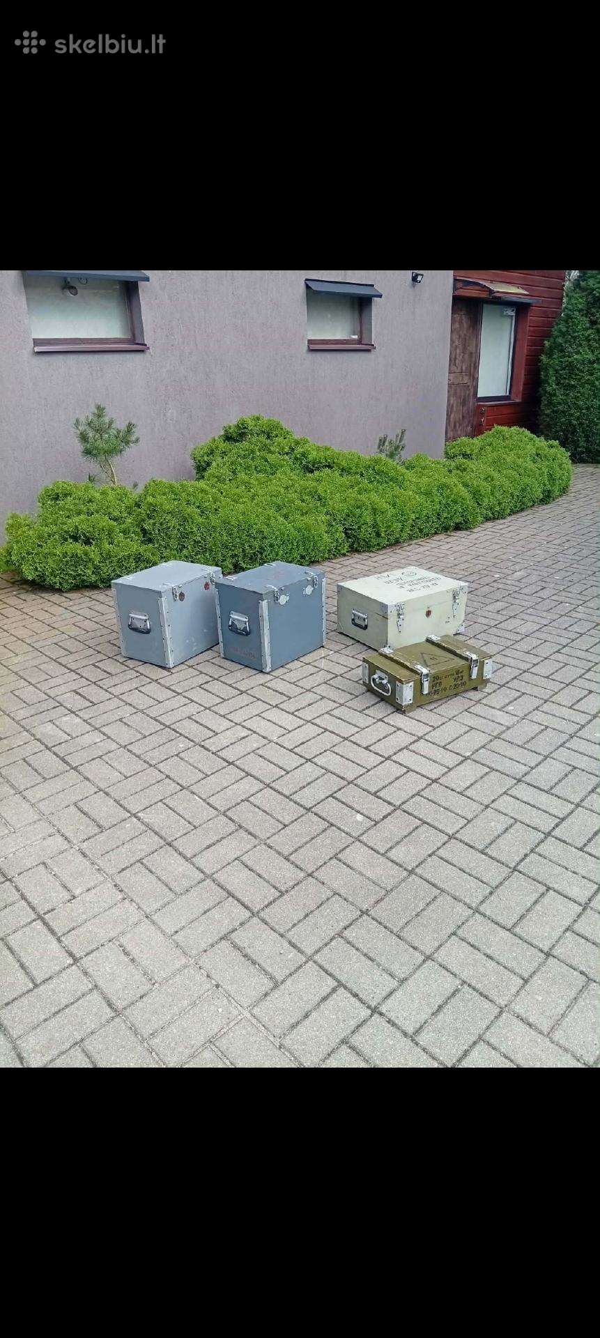 Senovinės amunicinės didelės tvirtos geros dėžės