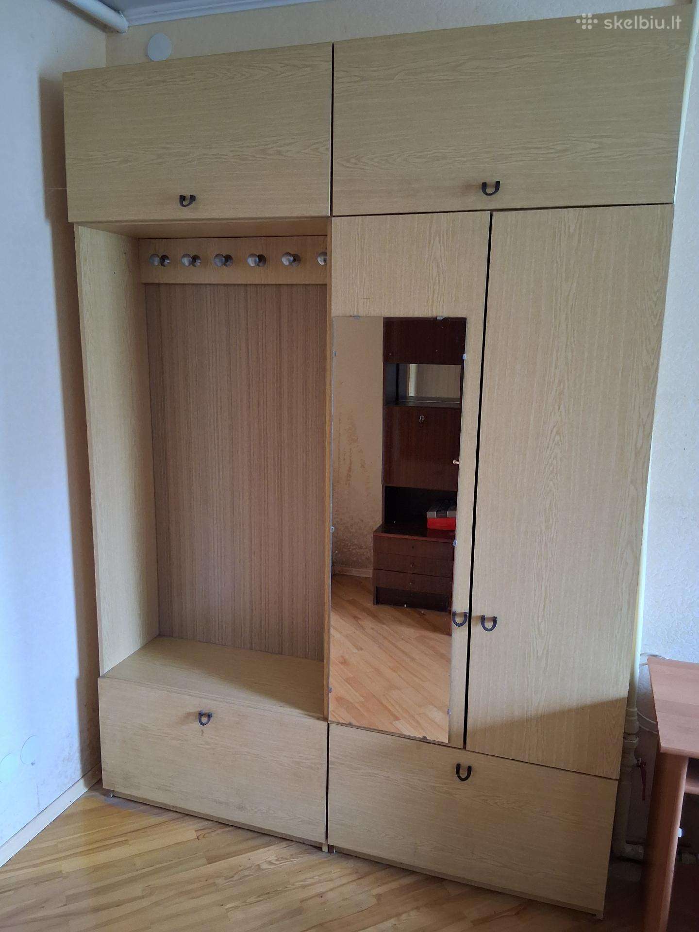 Prieškambario spintą