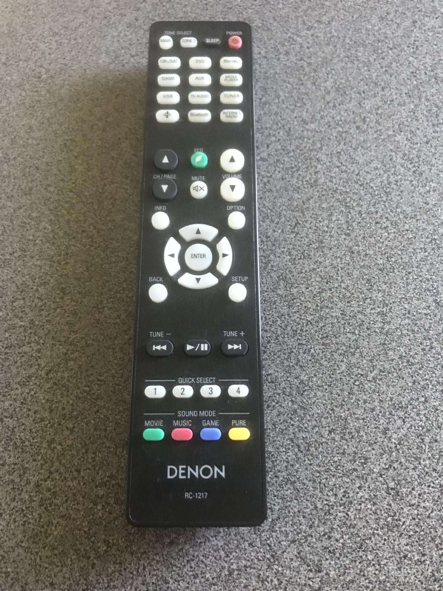Parduodu Denon RC-1217 pulta.