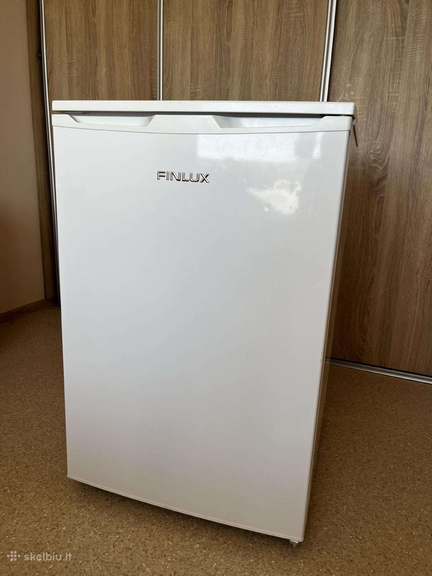 Skubiai parduodamas mažas Finlux šaldytuvas