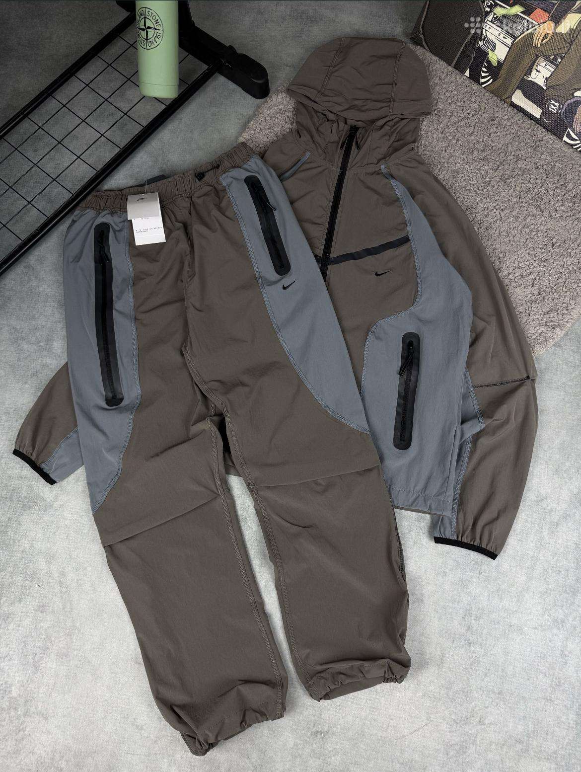 Nike Tech Fleece Woven