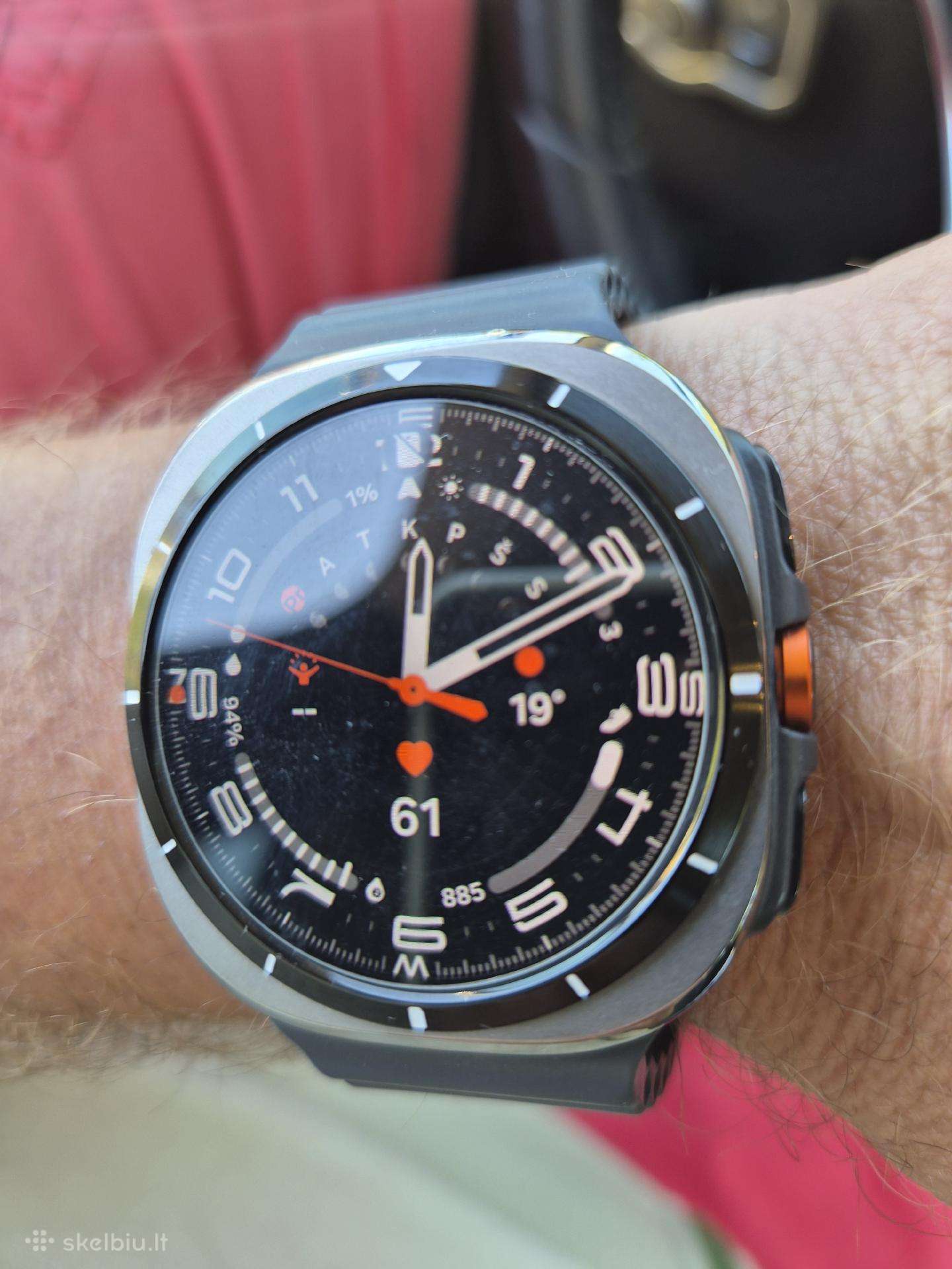 Samsung Galaxy Watch ultra su apsauginiu stiklu