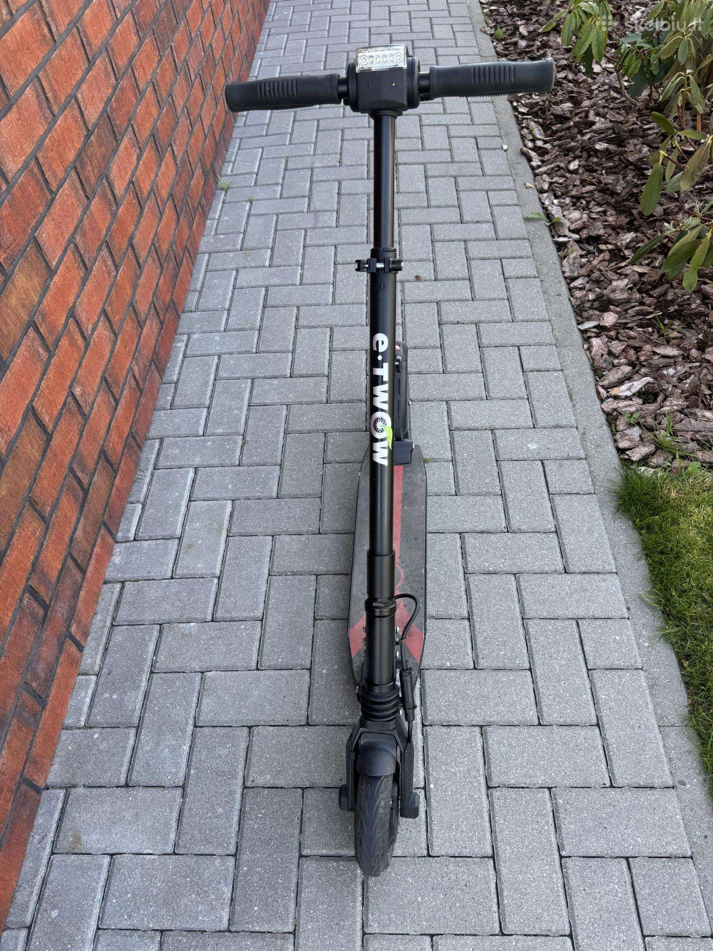 Electric scooter E-TWOW
