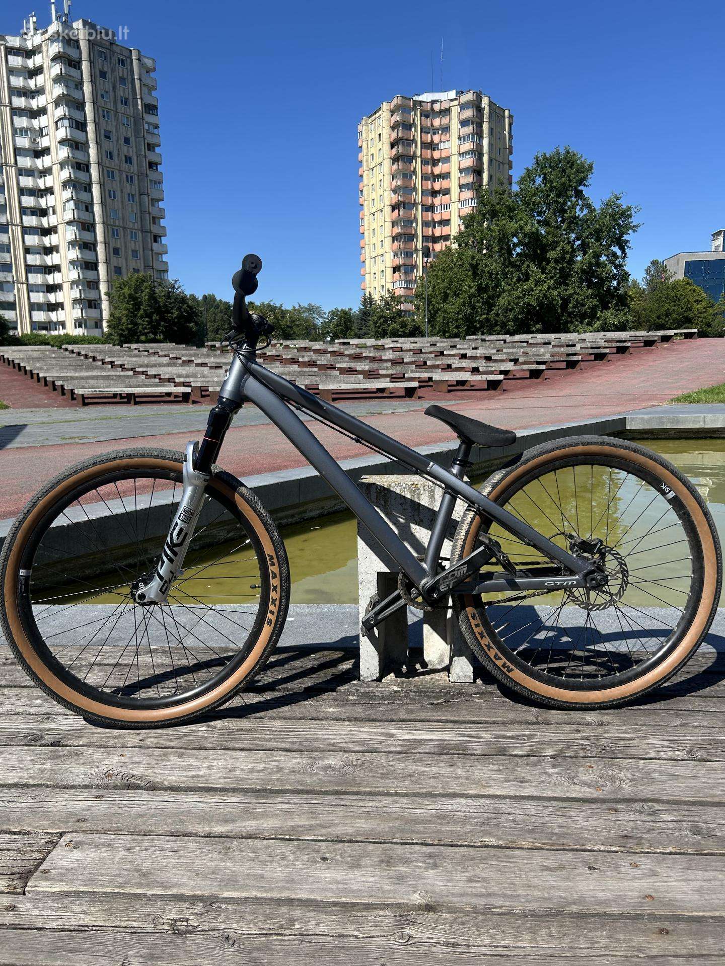 Dirt jump Ctm