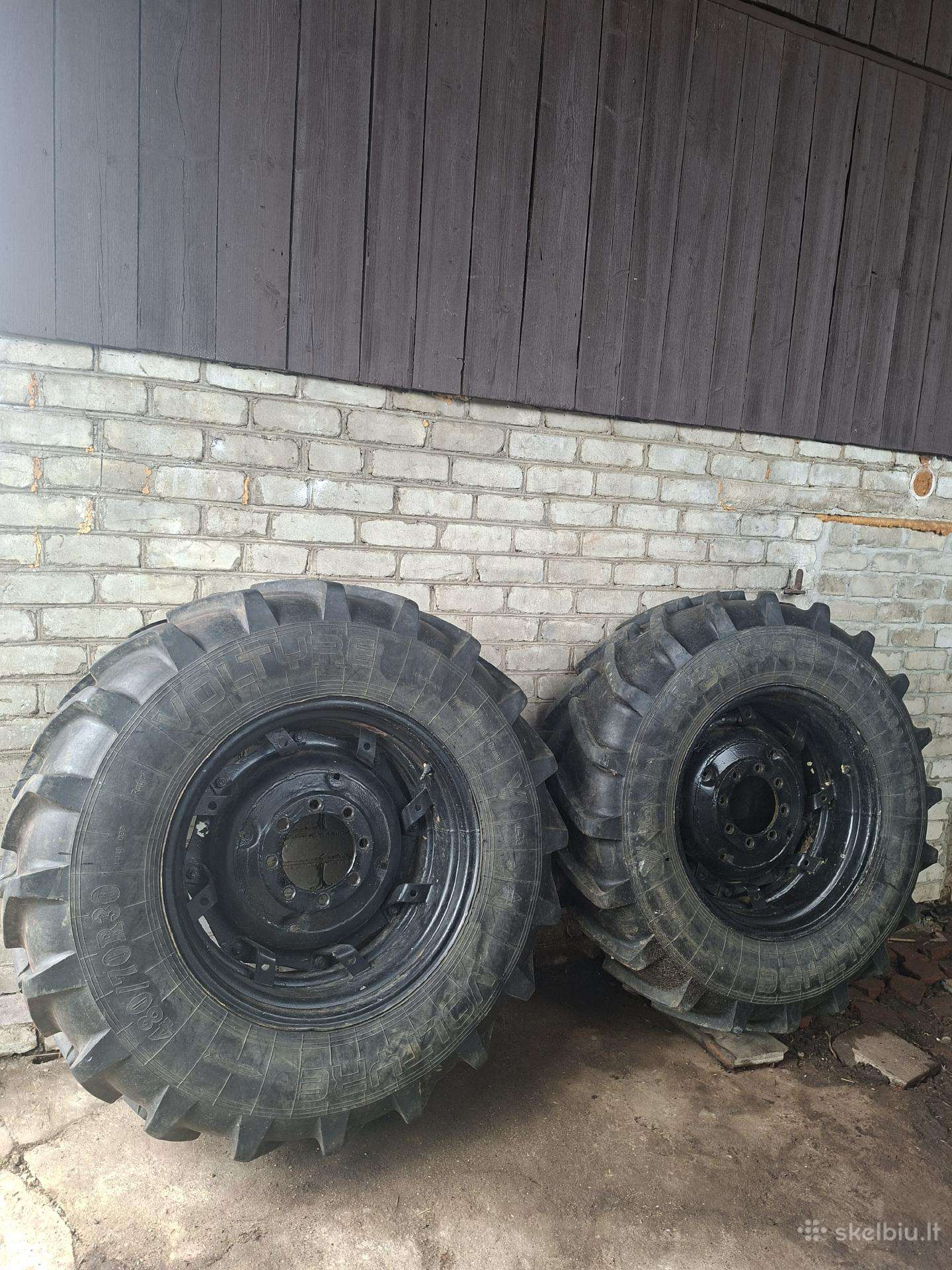 Traktoriaus ratai