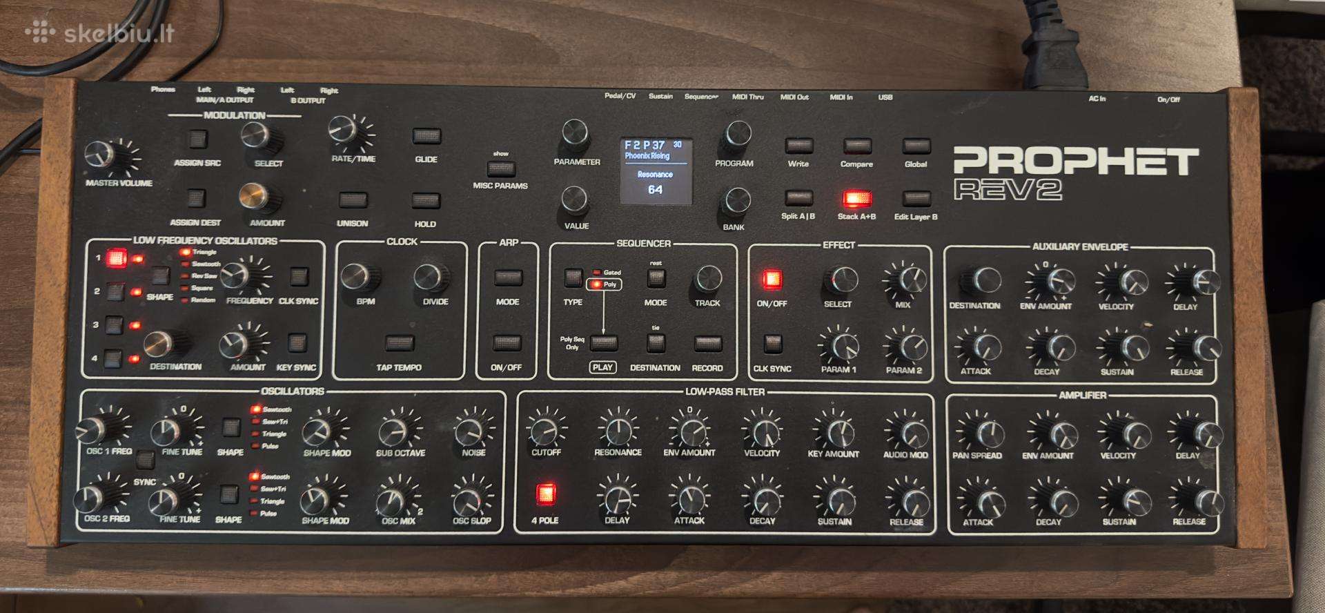 Sequential Prophet Rev2 Desktop – 8 balsų