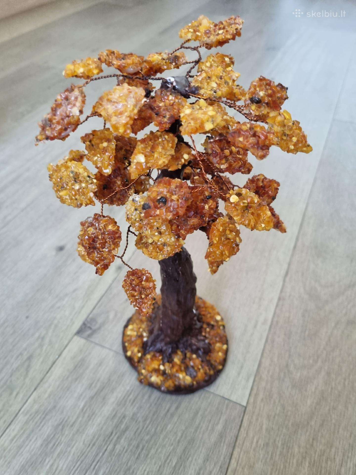 Rankų darbo Baltijos gintaro medelis