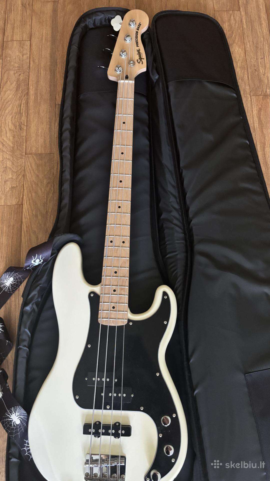 Fender Squier Bass