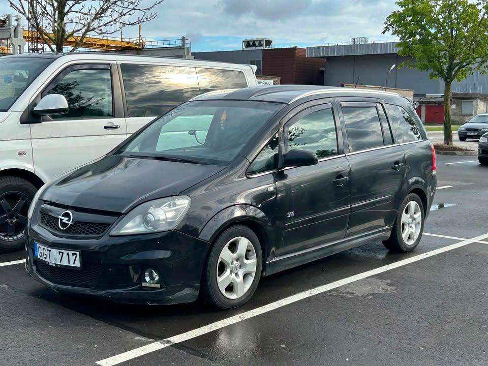 Opel Zafira B 1.9 Cdti 81 kw su defektu