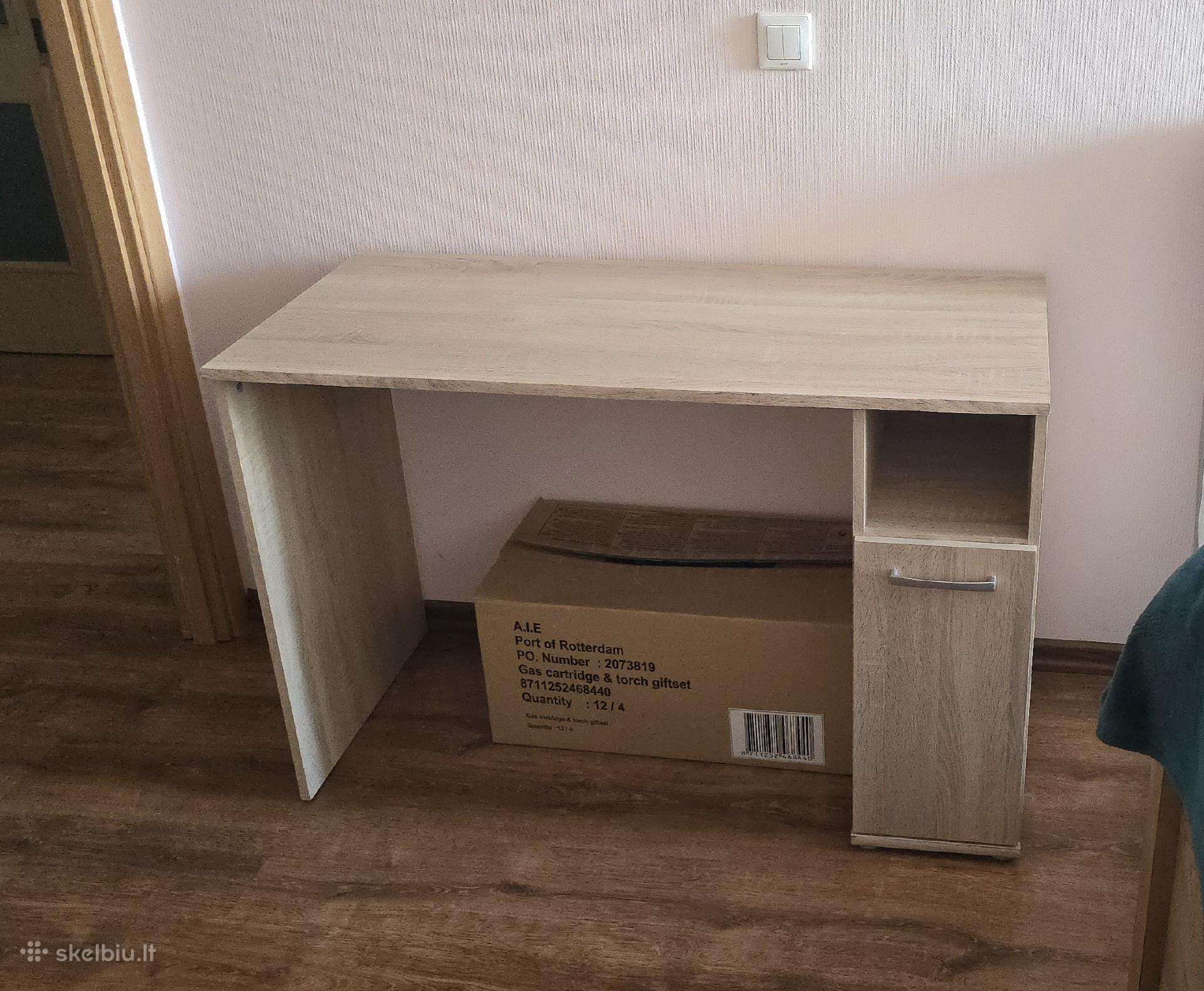 Rašomas stalas
