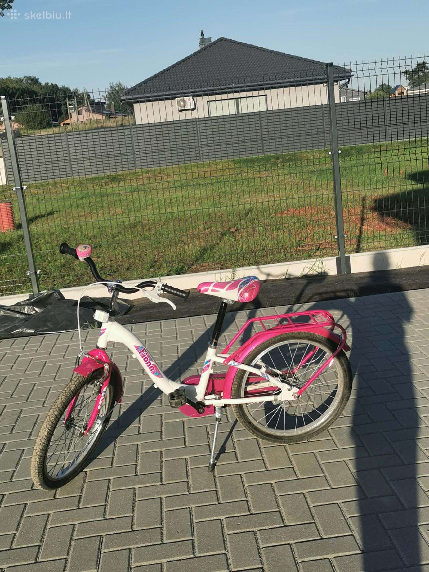 Mergaitiškas dviratis 20 colių ratais