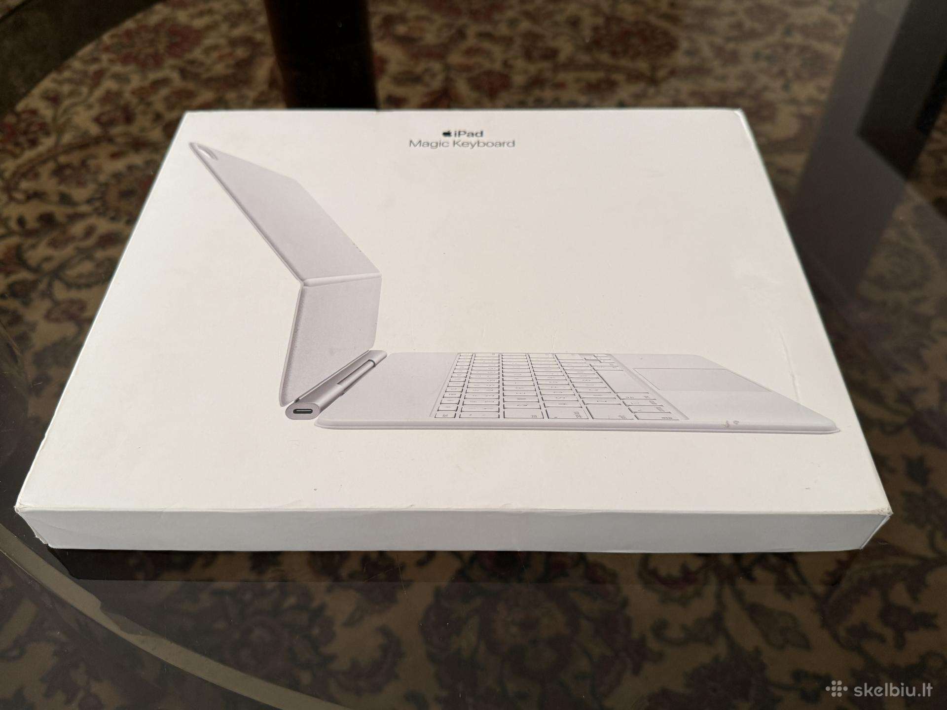 Apple Magic Keyboard for iPad 13