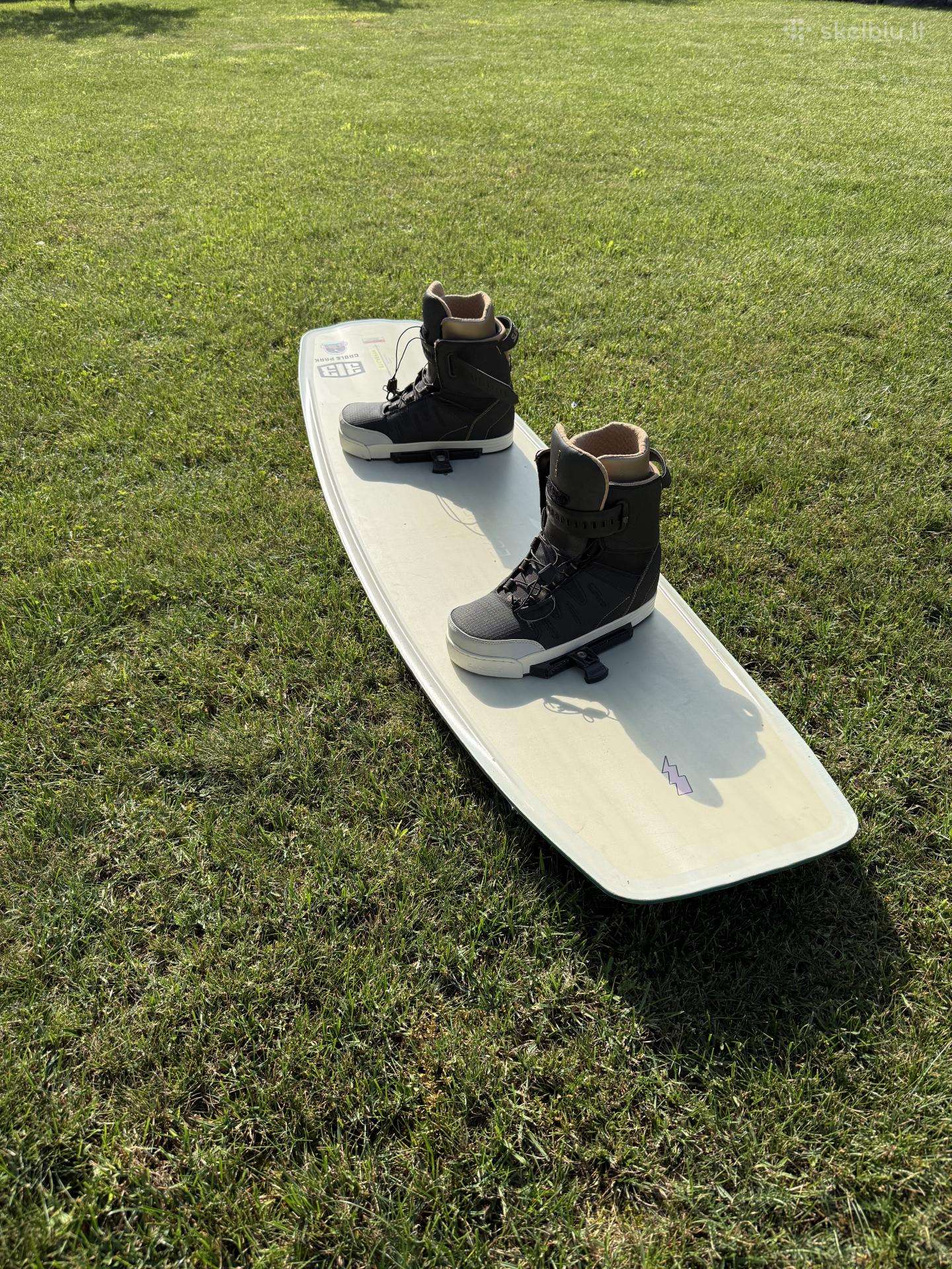Hyperlite pleasure wakeboard