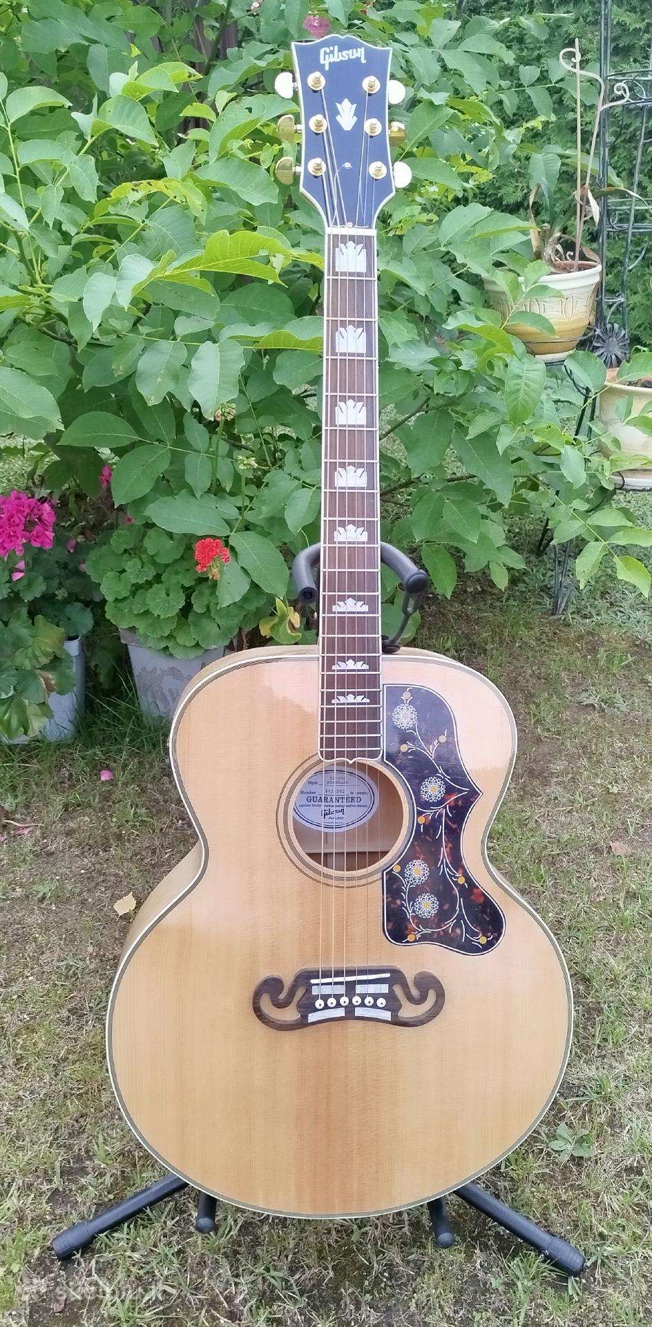 Gibson elektro-akustine gitara