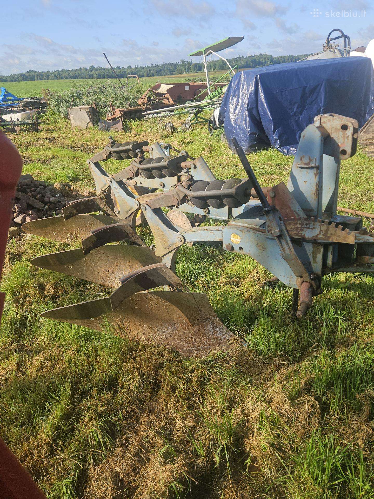 Parduodama ivairi žemės ūkio technika