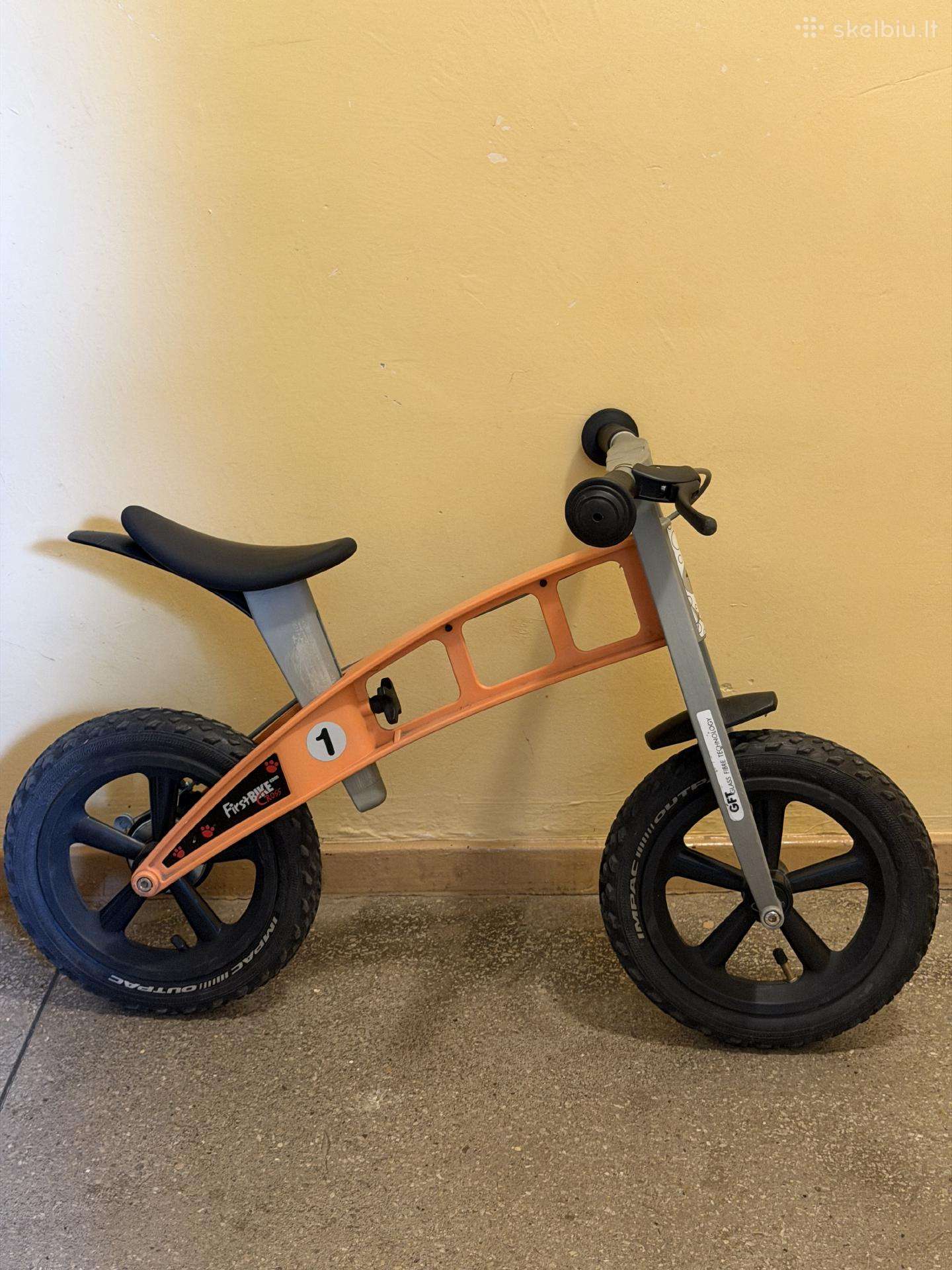 Balansinis dviratis First Bike