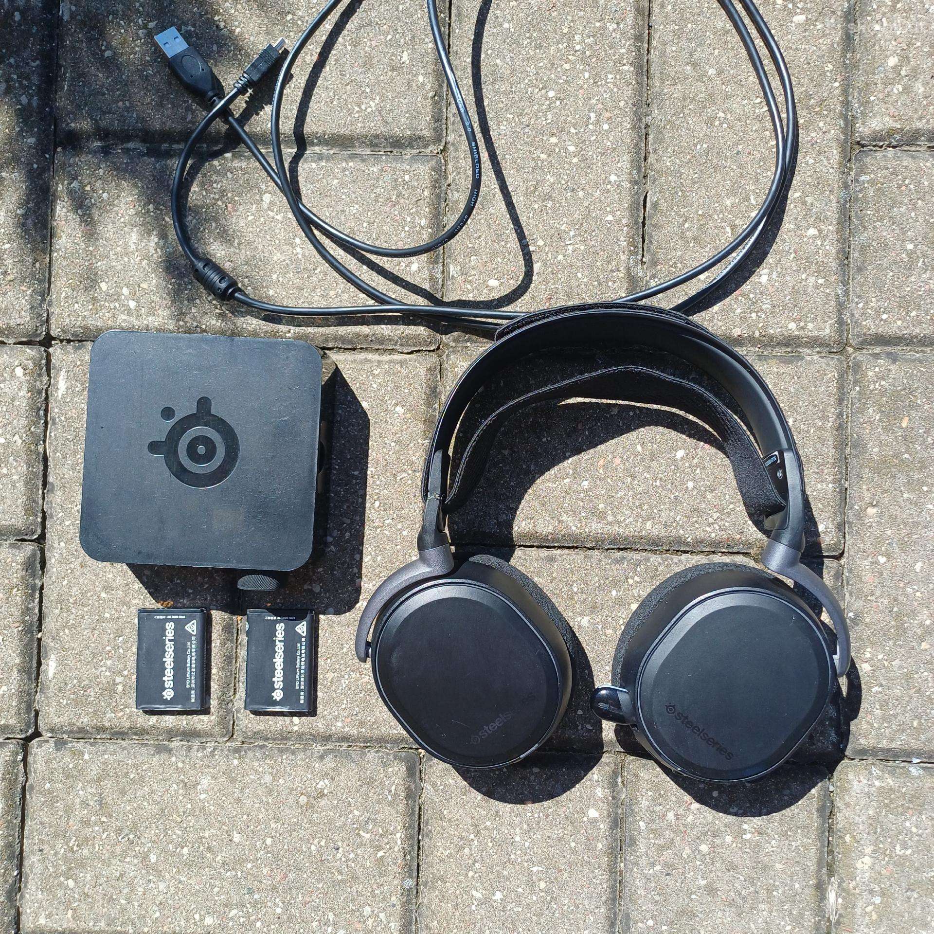 Steelseries Arctis Nova Pro Wireless