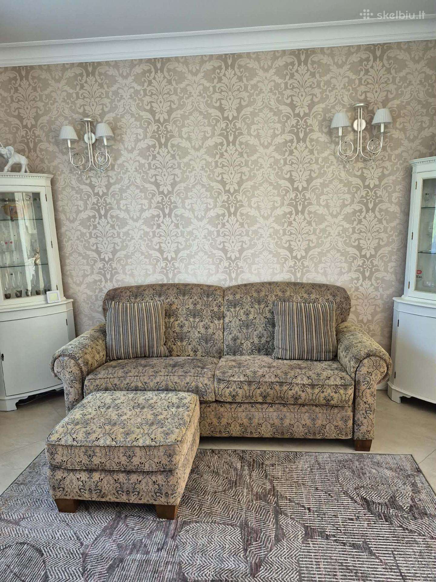 Rudas minkštas kampas - sofa