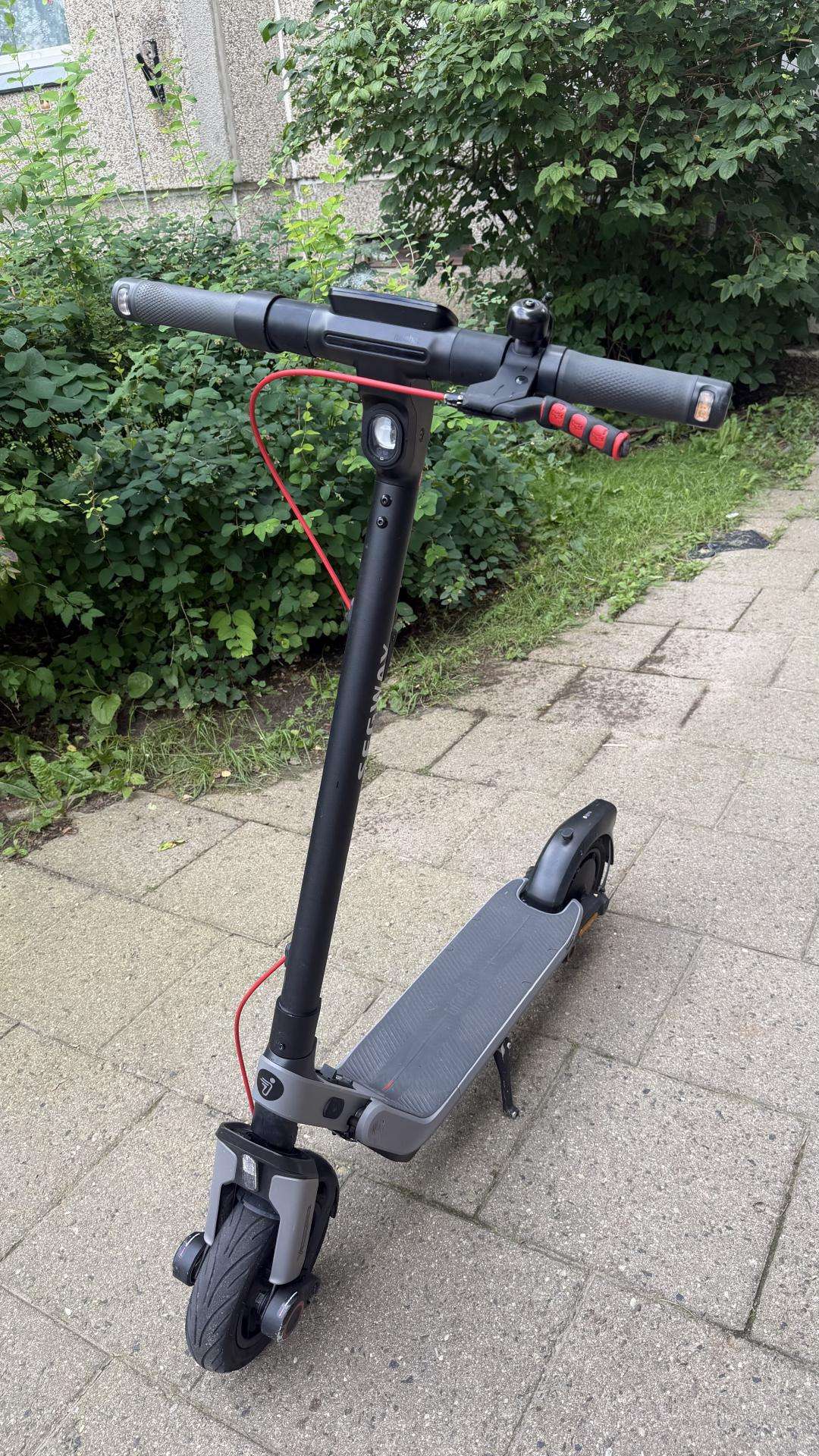 Electric scooter Segway-Ninebot