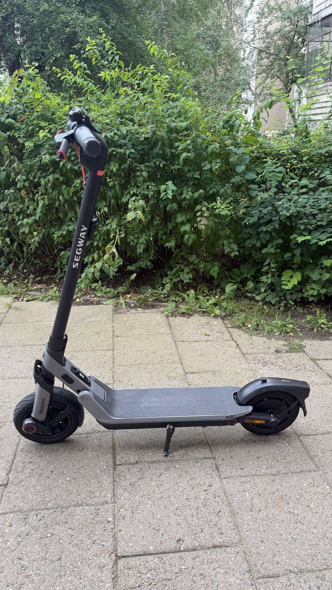 Electric scooter Segway-Ninebot