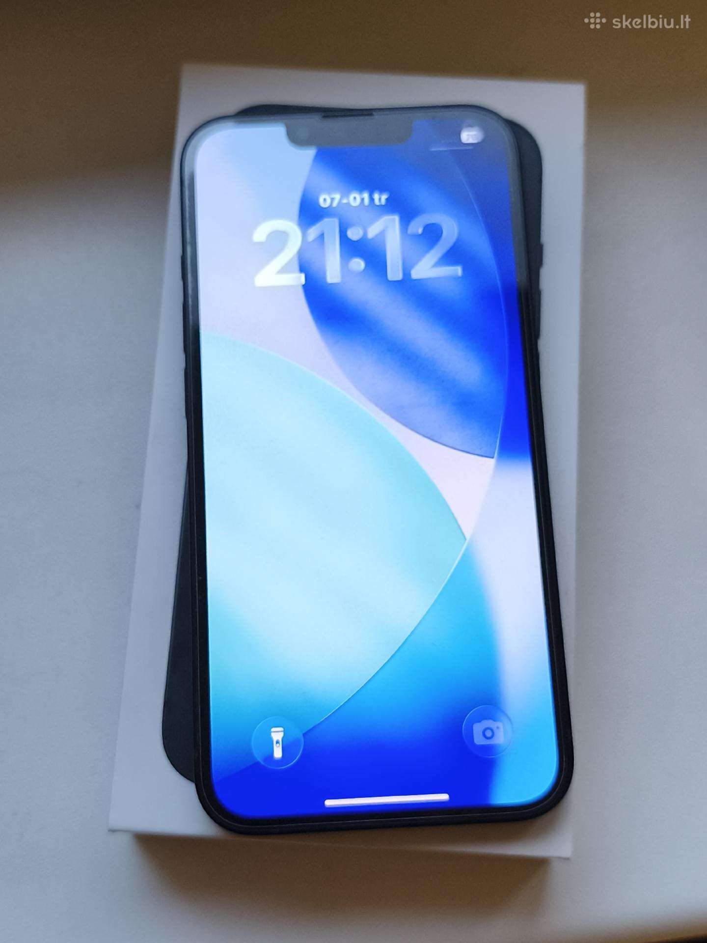 iPhone 13