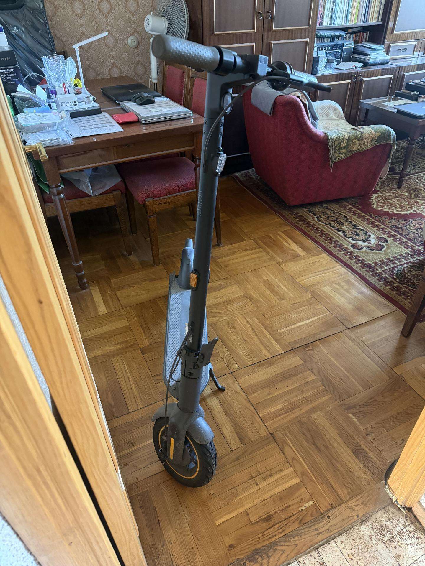 Electric scooter Segway-Ninebot