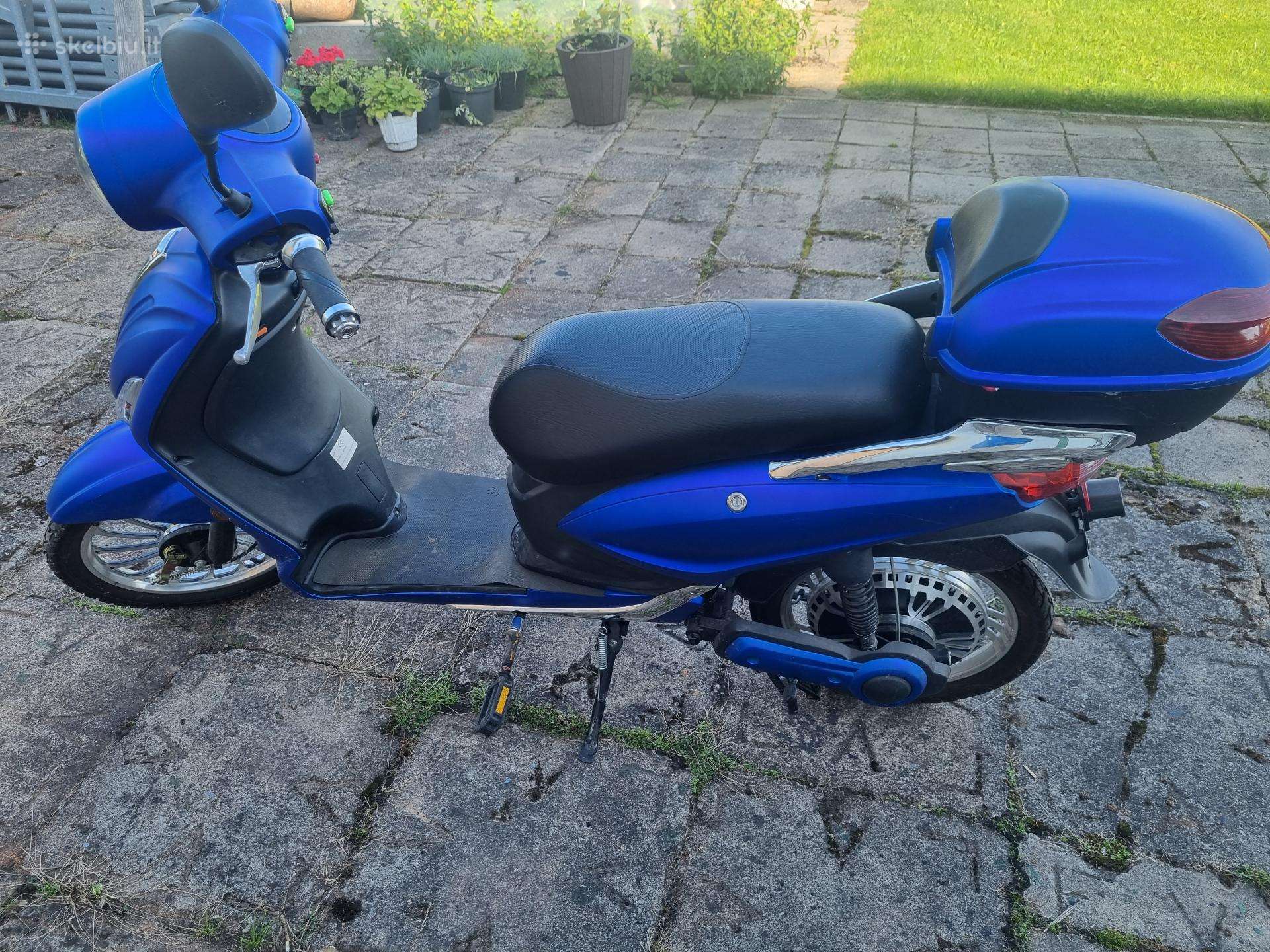 Elektrinis motorelis Eec Skyii