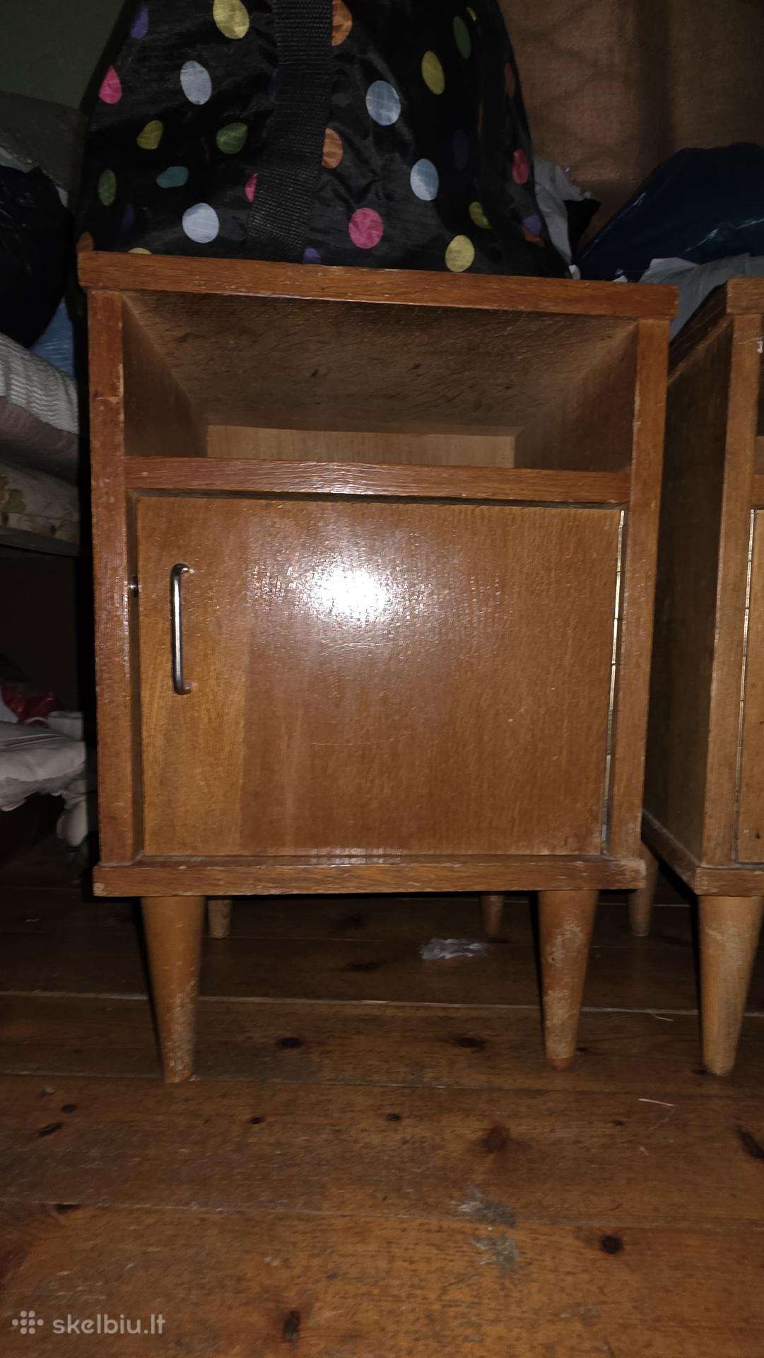 Dvi spintelės