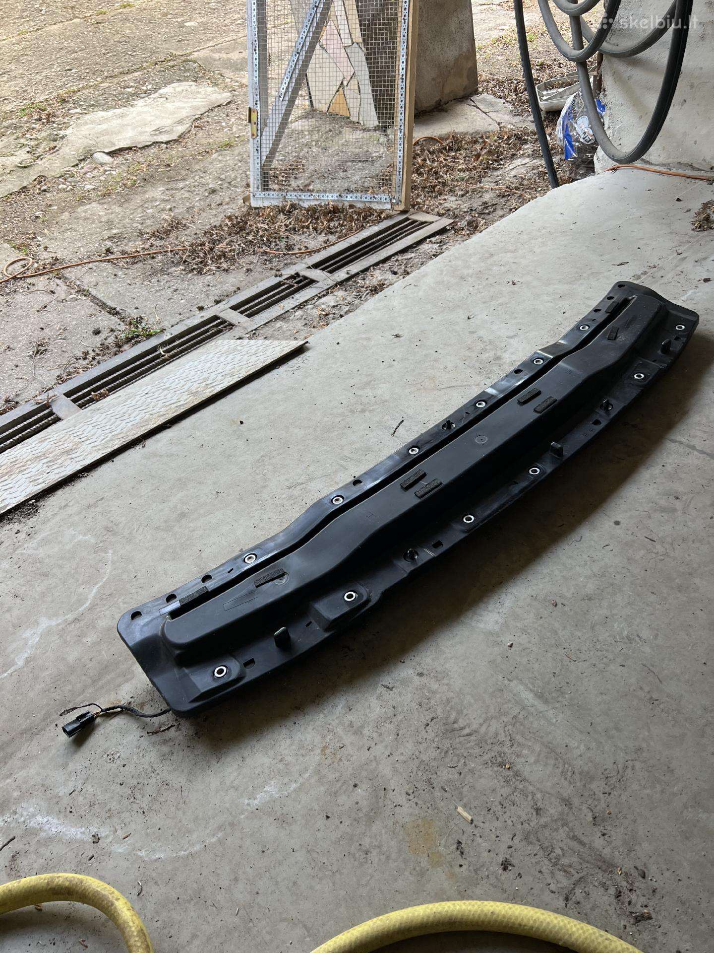 Ranger rover evaque detalės