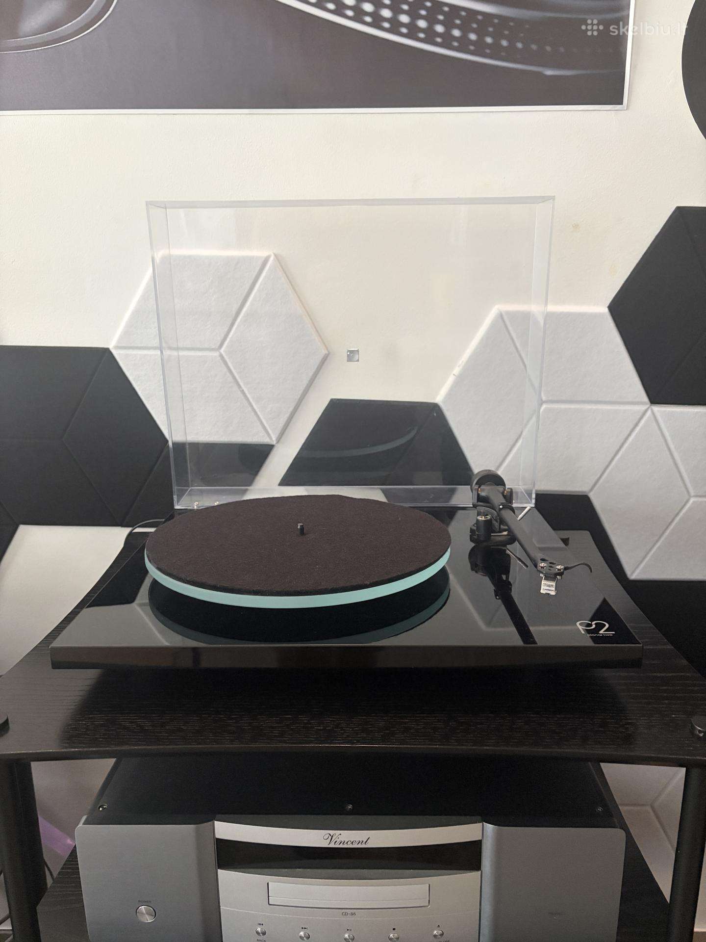 Rega Planar2 ( Made in England)