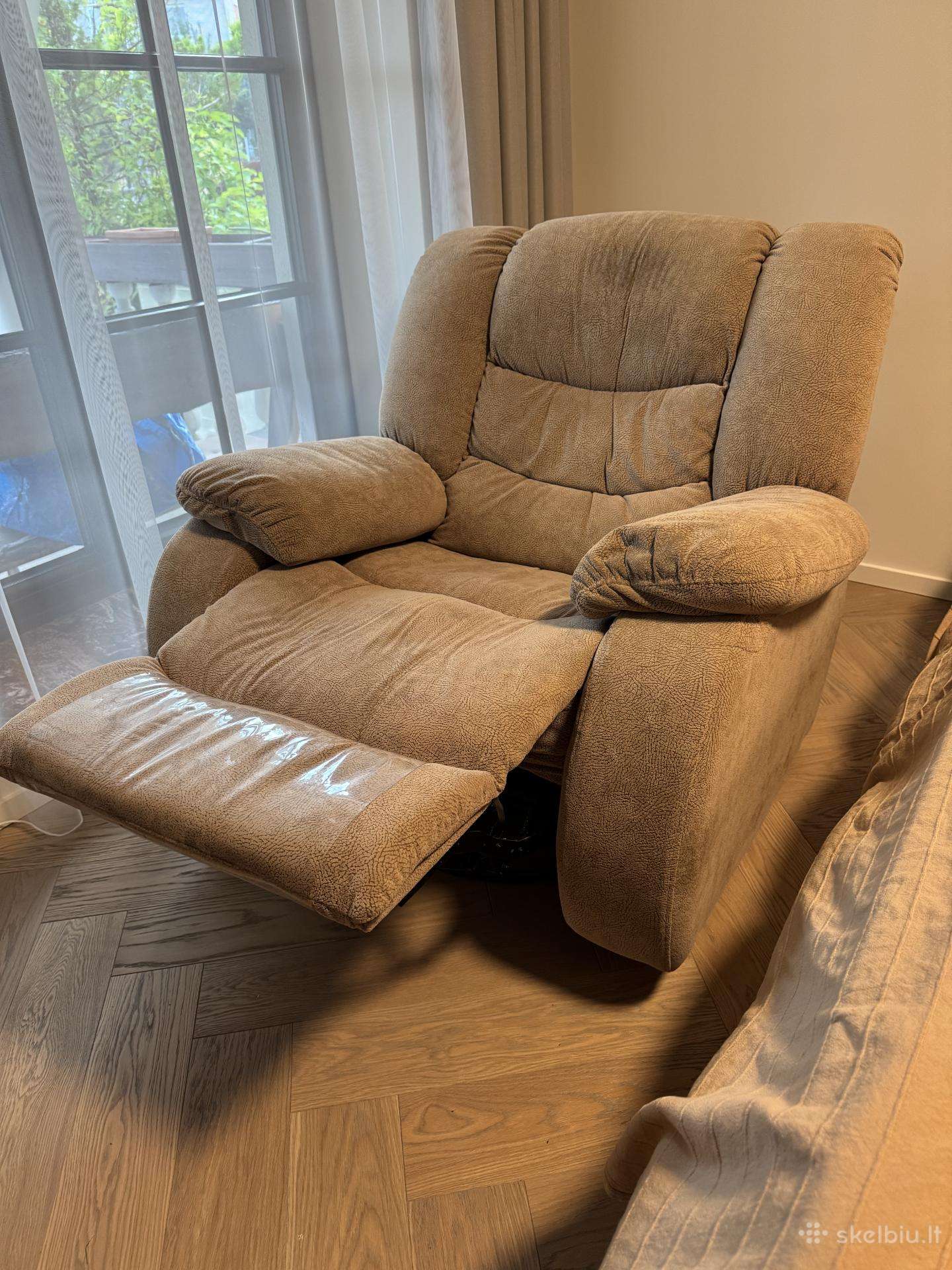 Sukamas išskleidžiamaa fotelis / recliner