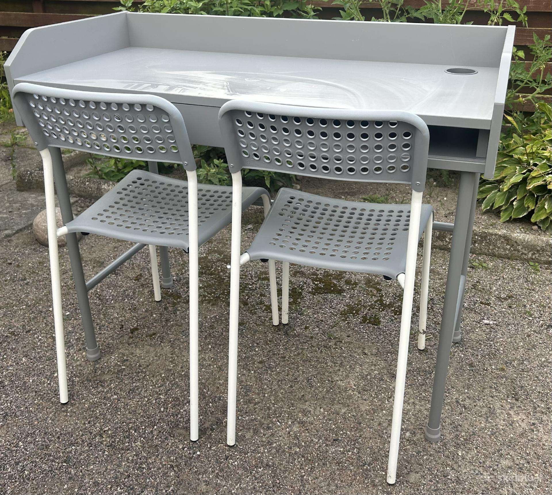 Ikea rašomasis stalas su kėdėmis