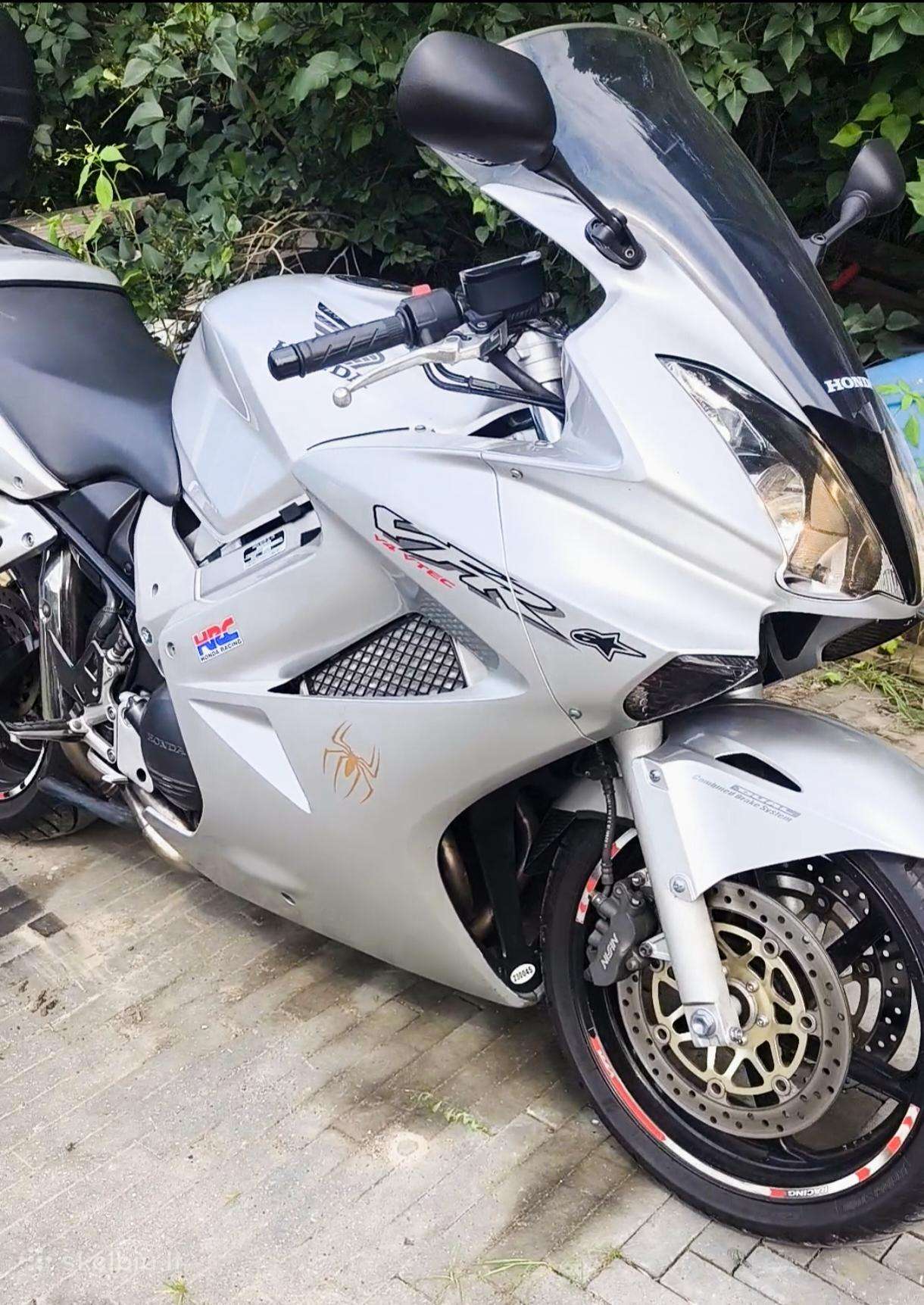 Parduodu VFR 800
