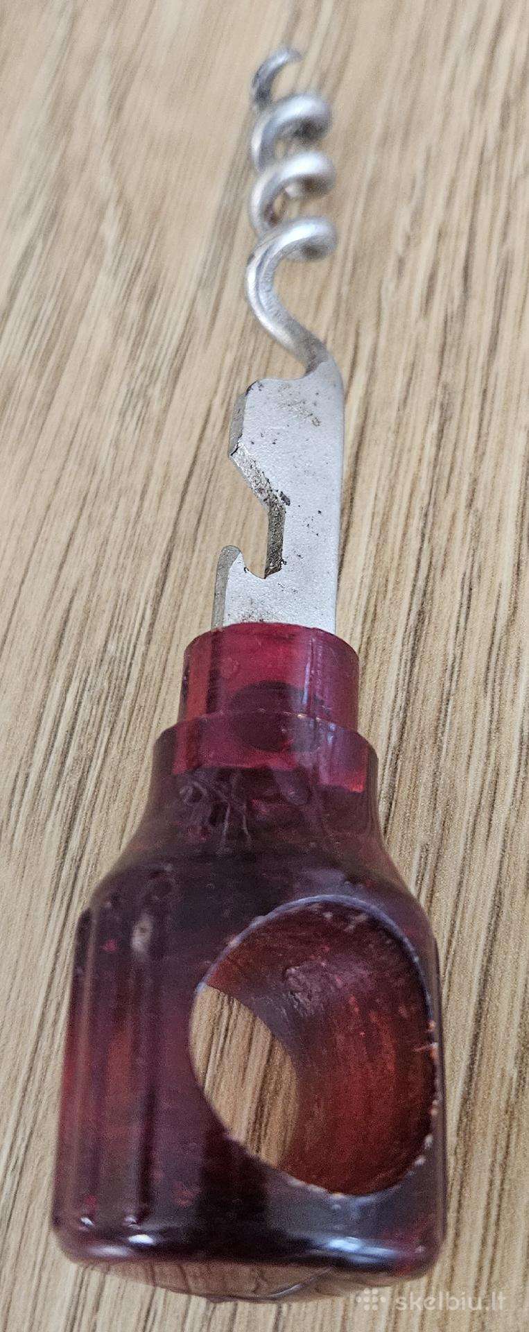 Atidarytuvas kamštelių ir vyno tarybinių laikų