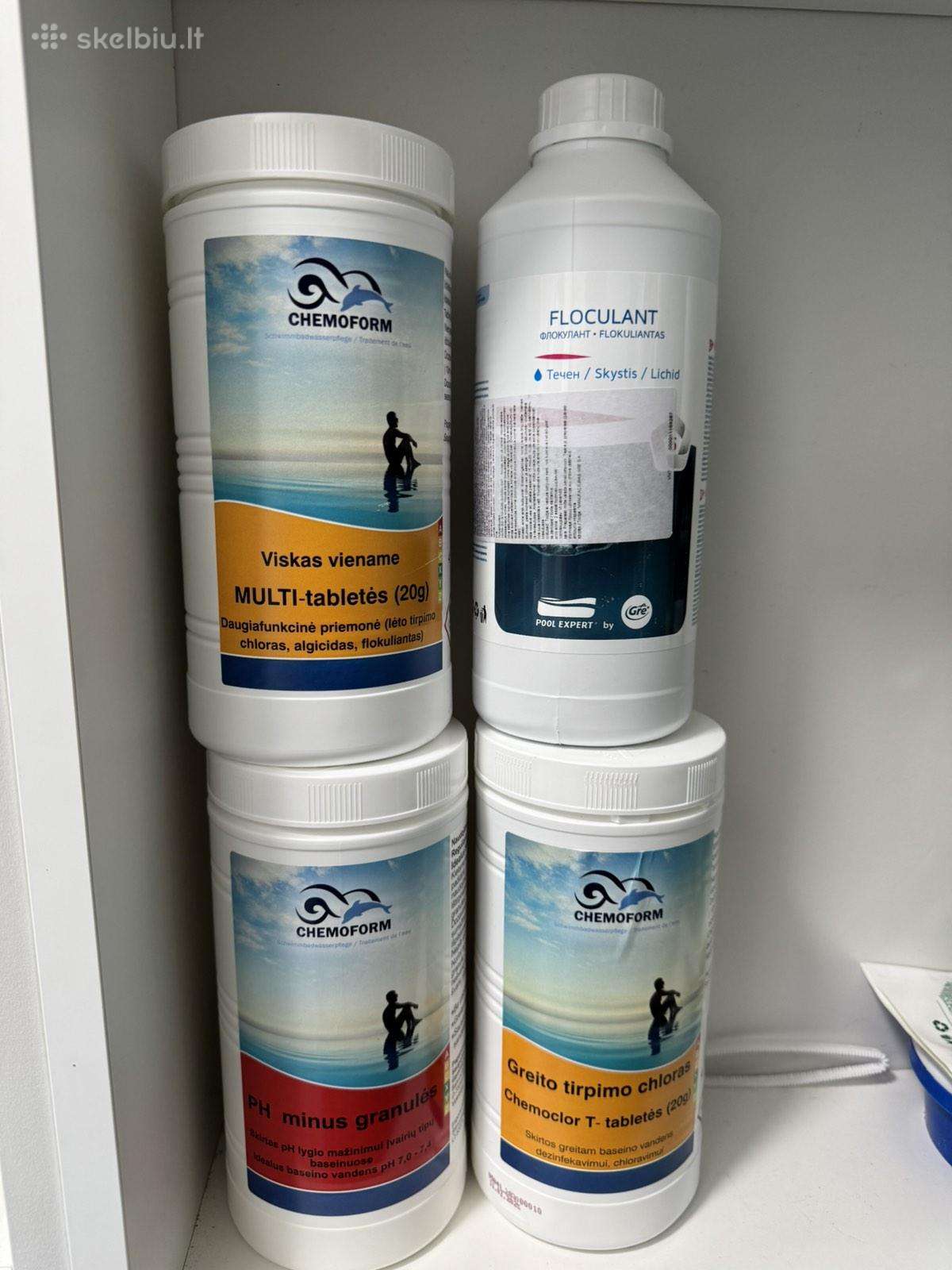 Baseino chemijos ir įrangos likučiai (pompa, dozat