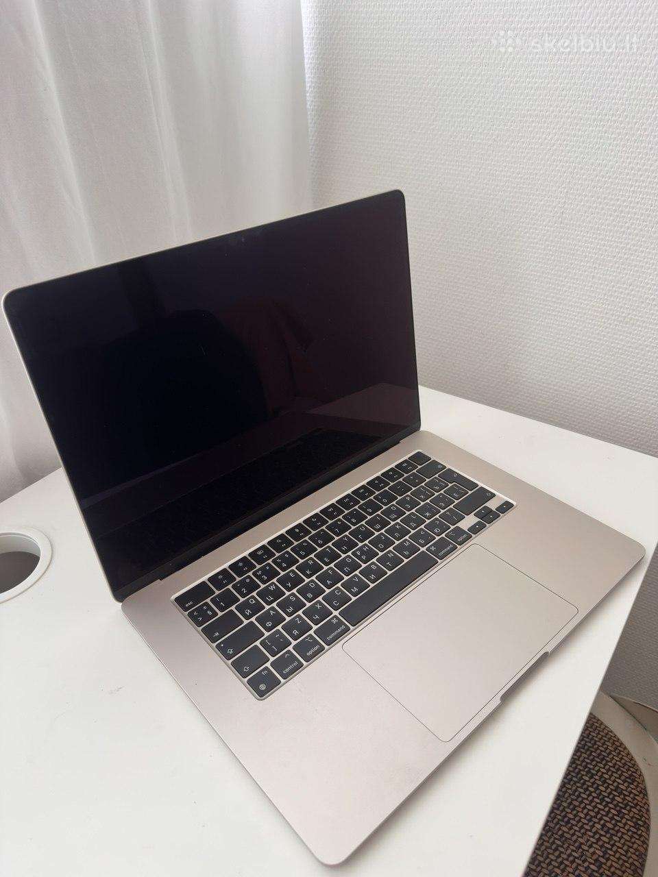 MacBook A3114
