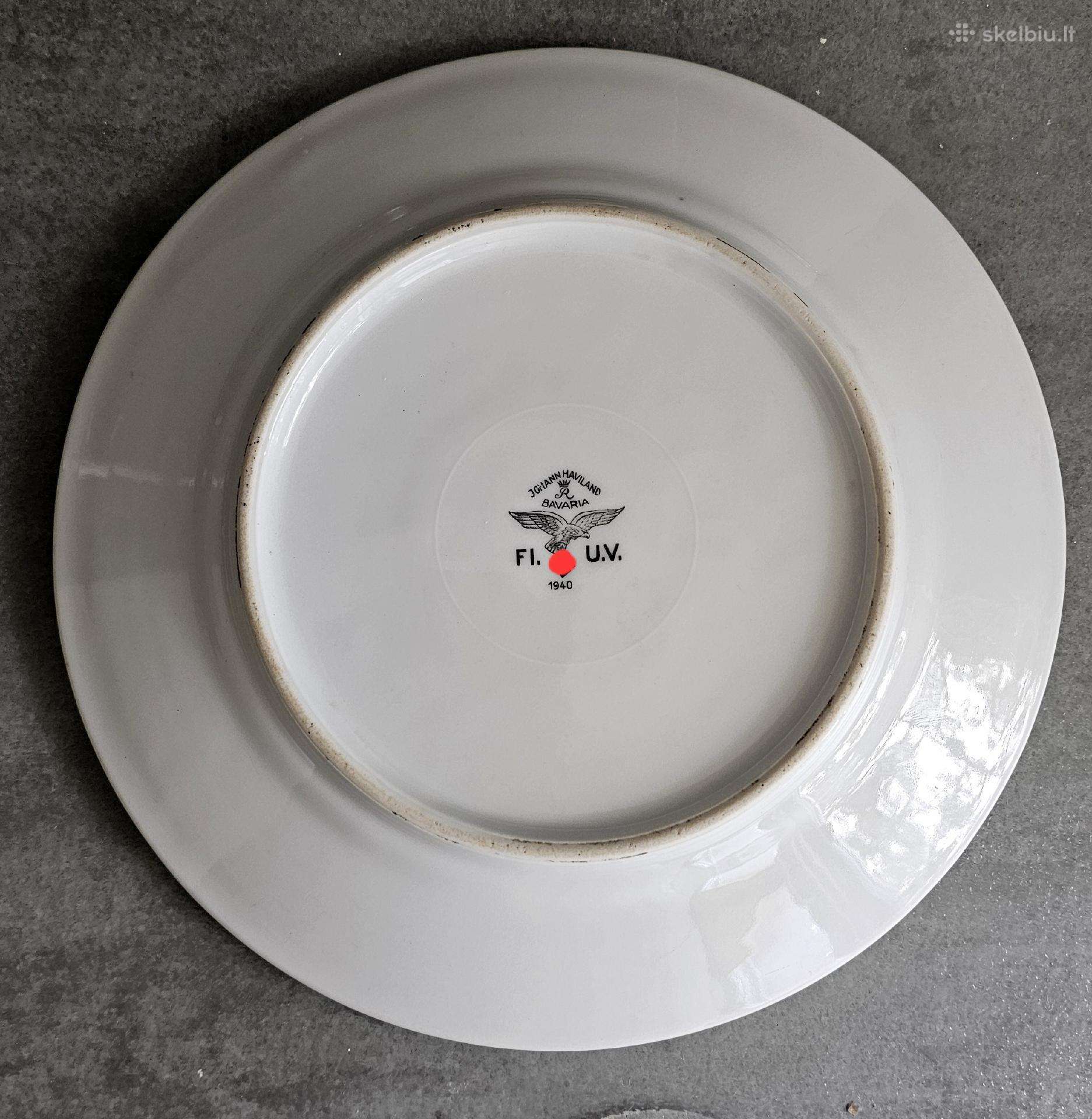 3 Reicho lėkštės. 23 cm.